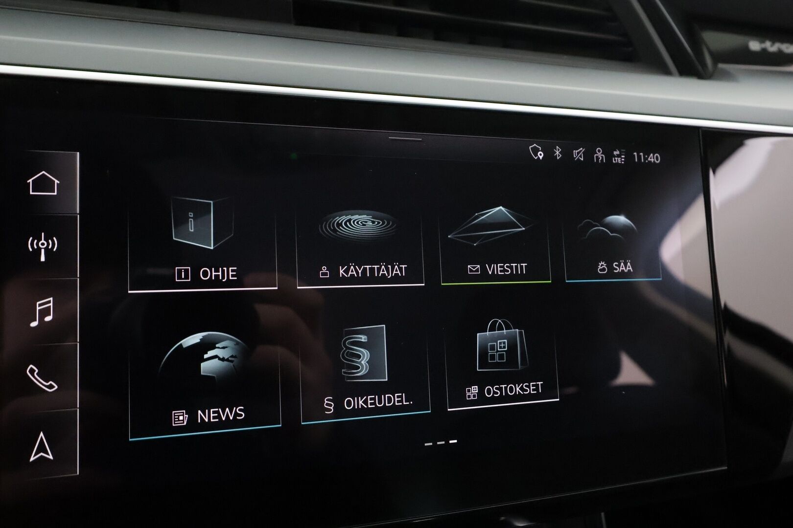 Audi e-tron 2022 55 quattro * ACC / Lisälämmitin / Muistipenkki / Nahkaverhoilu / Navi / Apple&Android * - Juuri Katsastettu! / Akku kuntotarkastettu SoH 96.1% / 2x Lataus / Kahdet Renkaat - HULLUT AVAJAISHULINAT KORKOTARJOUS 3,29 %