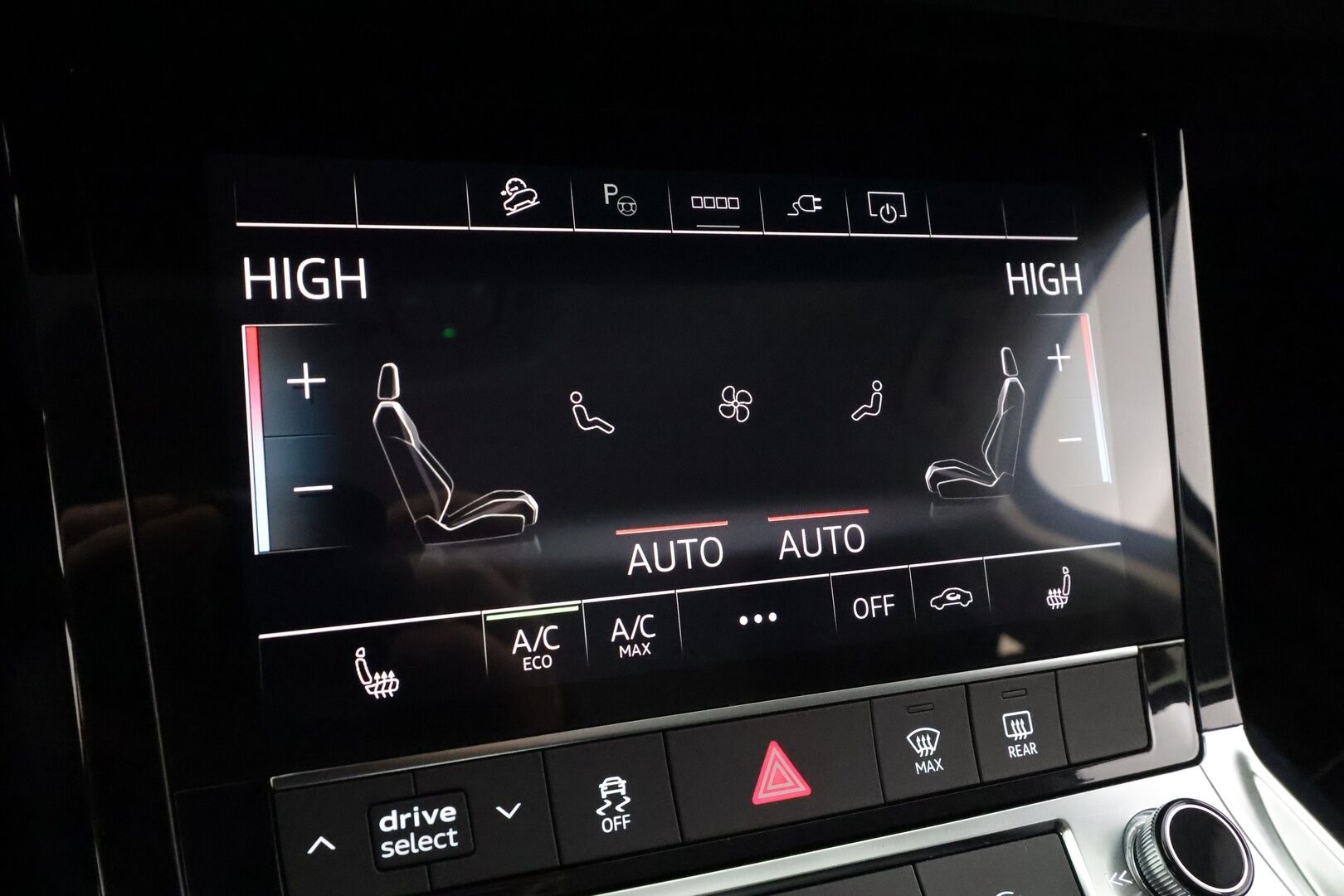 Audi e-tron 2022 55 quattro * ACC / Lisälämmitin / Muistipenkki / P.tutkat / Apple&Android / Nahkaverhoilu * - Akku kuntotarkastettu SoH 96.1% / 2x Lataus / Kahdet Renkaat