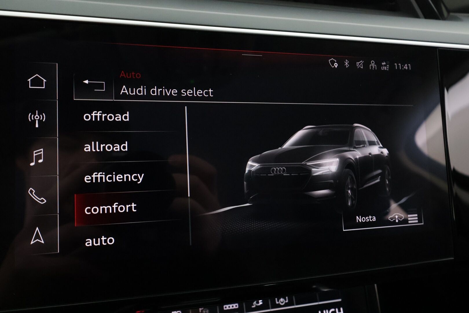 Audi e-tron 2022 55 quattro * ACC / Lisälämmitin / Muistipenkki / P.tutkat / Apple&Android / Nahkaverhoilu * - Akku kuntotarkastettu SoH 96.1% / 2x Lataus / Kahdet Renkaat