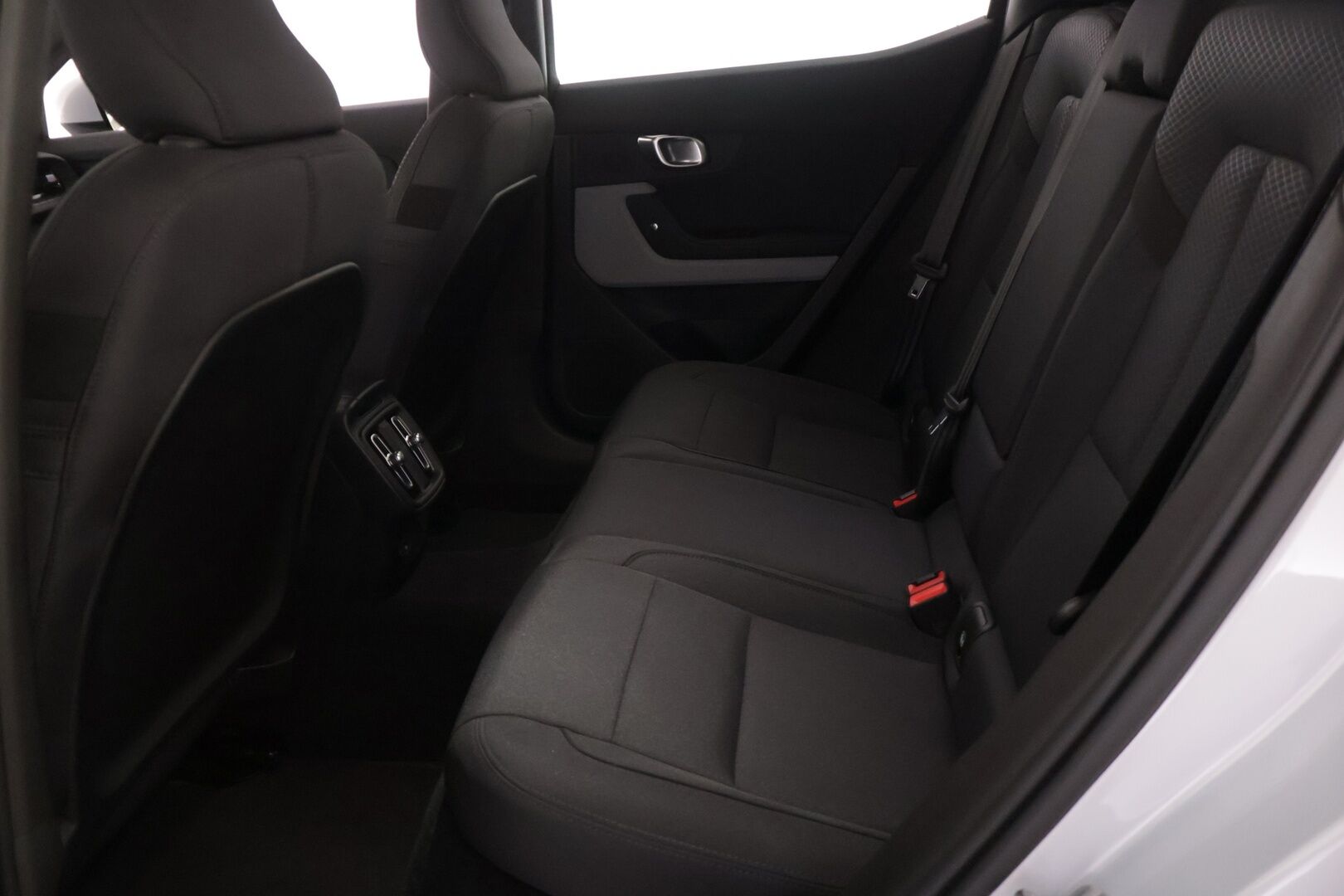 Polestar 2 2023 Standard Range Single Motor- Pilot Lite - * Pilot-Lite | ACC | 360 | Muistipenkki | LED | BLIS | Lane-Assist | Comfort Acces | CarPlay | 2x Alut * 