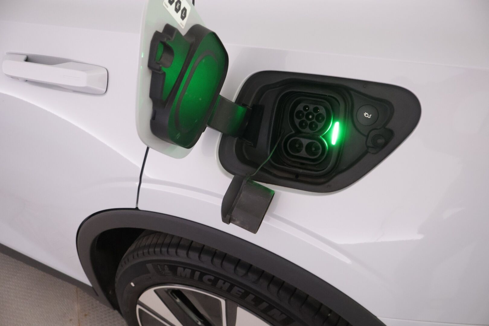 Polestar 2 2023 Standard Range Single Motor- Pilot Lite - * Pilot-Lite | ACC | 360 | Muistipenkki | LED | BLIS | Lane-Assist | Comfort Acces | CarPlay | 2x Alut * 