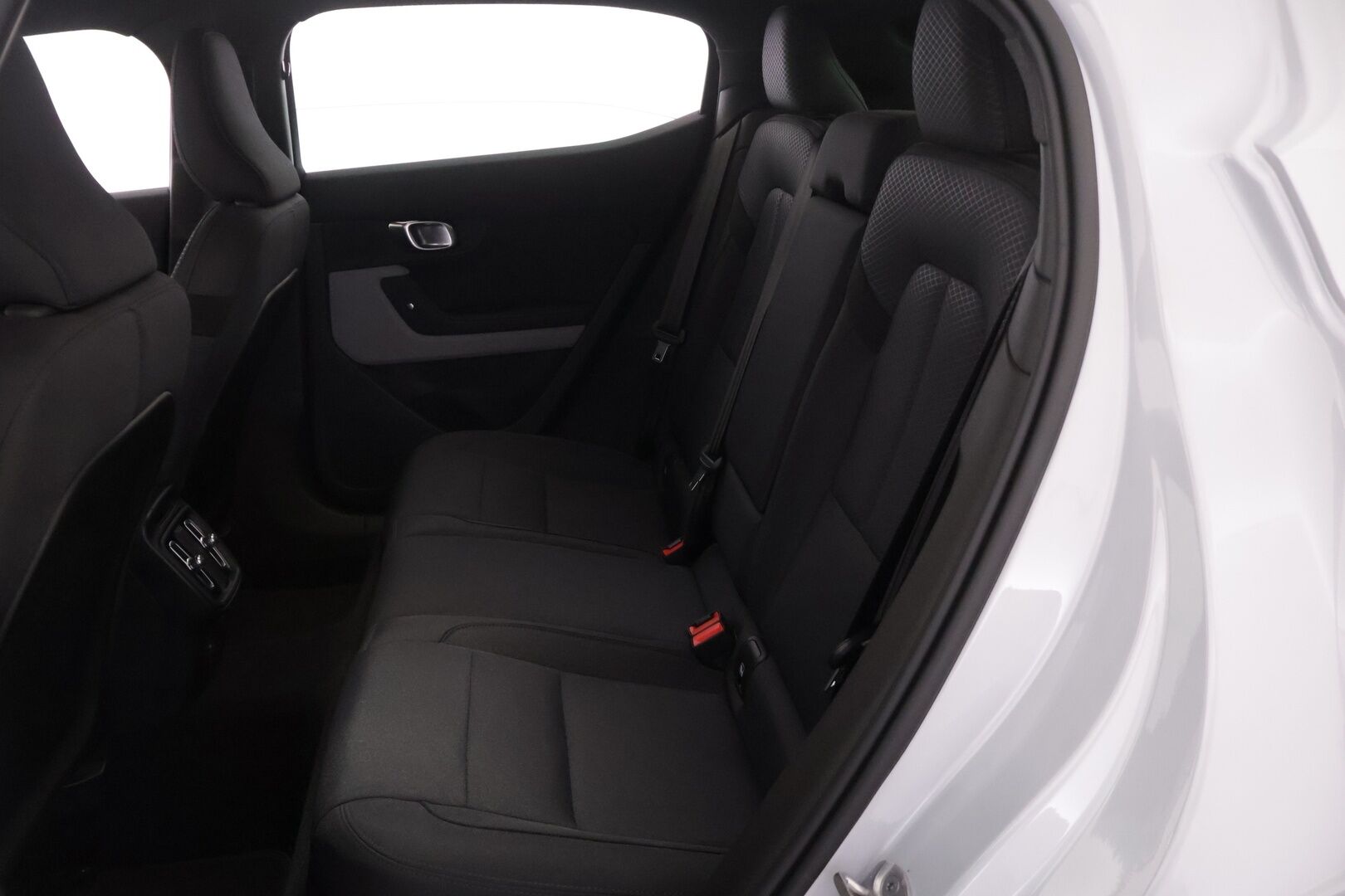 Polestar 2 2023 Standard Range Single Motor- Pilot Lite - * Pilot-Lite | ACC | 360 | Muistipenkki | LED | BLIS | Lane-Assist | Comfort Acces | CarPlay | 2x Alut * 
