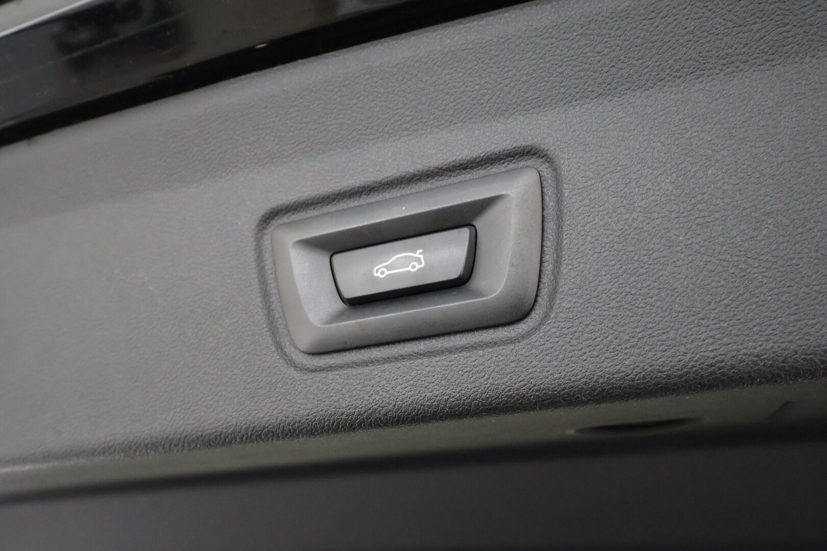 BMW i4 2023 eDrive 35 Charged M-Sport * ACC / HUD / P.kamera / Hifi / Sporttipenkit / LED / Navi / Sähköluukku * - Akku kuntotarkastettu SoH 96,1% 