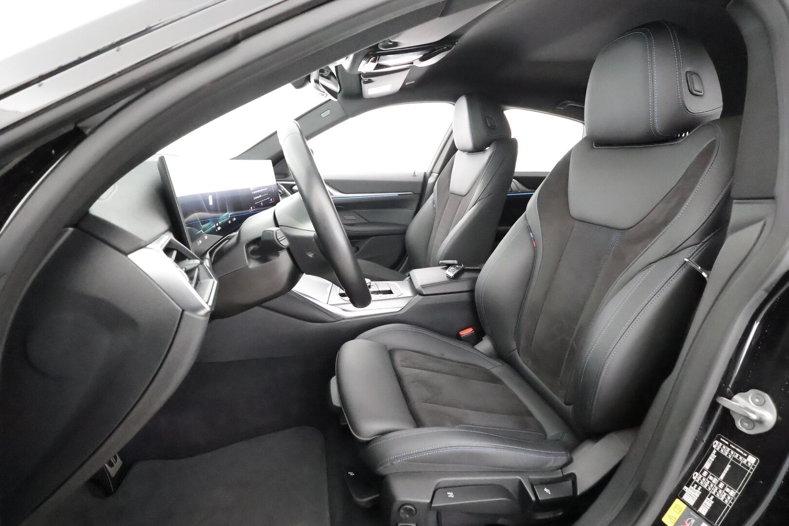 BMW i4 2023 eDrive 35 Charged M-Sport * ACC / HUD / P.kamera / Hifi / Sporttipenkit / LED / Navi / Sähköluukku * - Akku kuntotarkastettu SoH 96,1% 