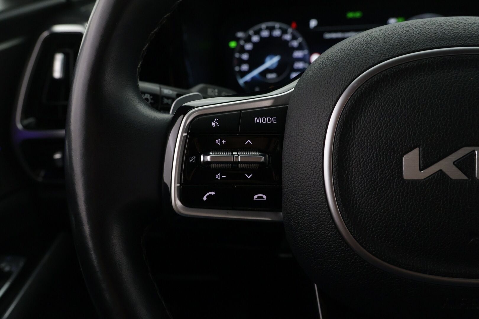 Kia Sorento 2022 1,6 T-GDI Plug-in Hybrid AWD Business Luxury AT 7P - *Merkkihuollot / Nappinahat muistilla ja ilmastoinnilla / Digimittaristo / Hud / bose / 360-kamera / P.kamera / Koukku / S.kontti*