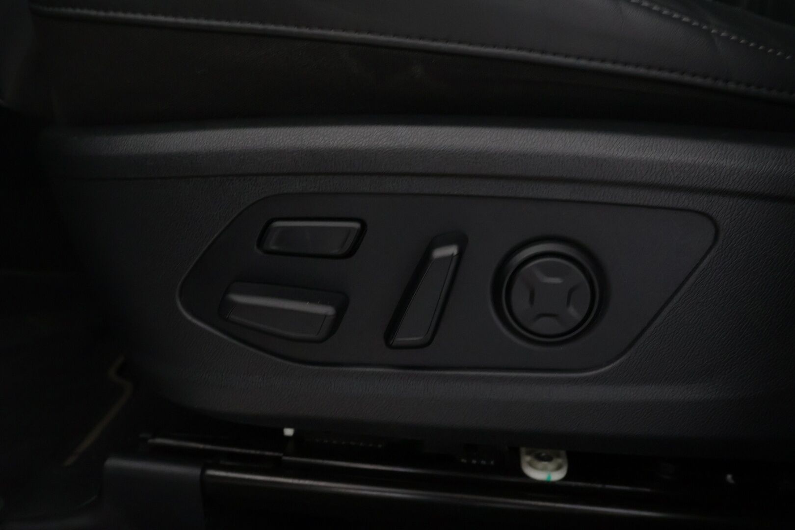 Kia Sorento 2022 1,6 T-GDI Plug-in Hybrid AWD Business Luxury AT 7P - *Merkkihuollot / Nappinahat muistilla ja ilmastoinnilla / Digimittaristo / Hud / bose / 360-kamera / P.kamera / Koukku / S.kontti*