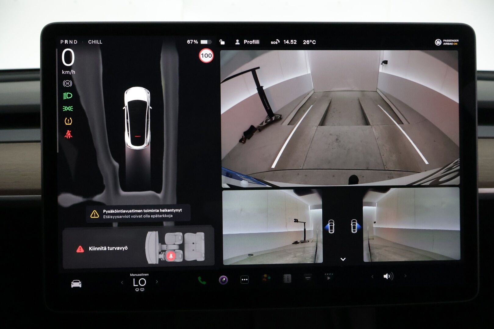Tesla Model Y 2023 RWD *Autopilot / Lasikatto / AMD Ryzen / Lämpöpumppu / Premium Audio & Connectivity / Koukku / P.Kamerat / LED / Navi * - ALV-vähennyskelpoinen Model Y Tesla 2x vanteilla