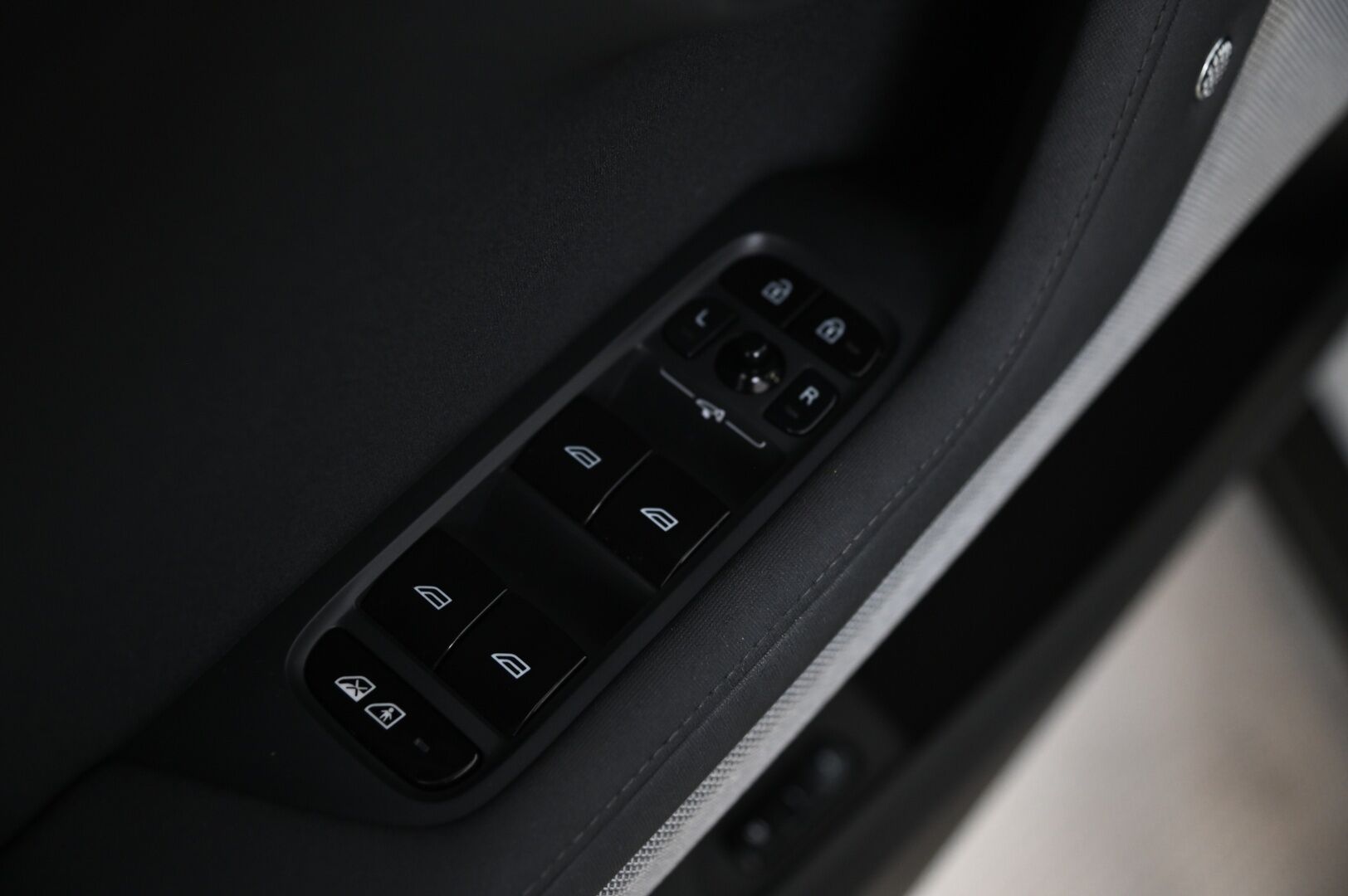 Polestar 2 2022 Long Range Single Motor, 170kW, 78kWh - SoH 91.9% | Pilot&Plus | ACC | BLISS | Pixel LED | Panorama | Lämpöpumppu | Muistipenkki | 360 kamera | 2x renkaat&vanteet