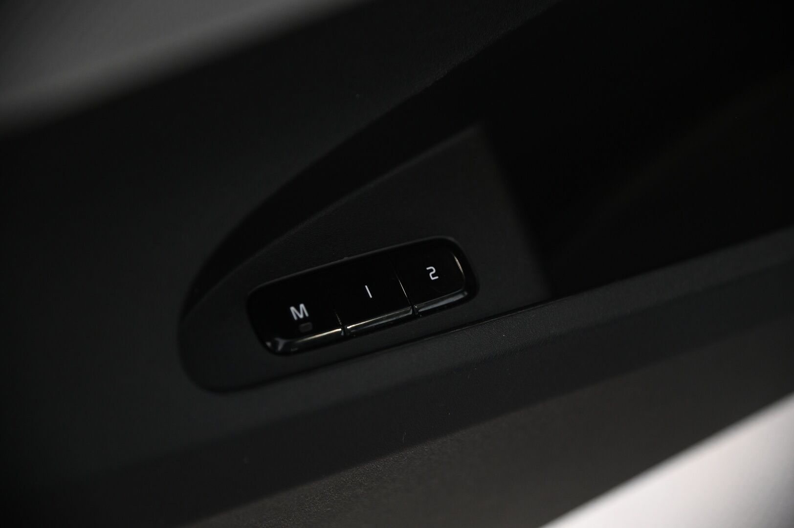 Polestar 2 2022 Long Range Single Motor, 170kW, 78kWh - SoH 91.9% | Pilot&Plus | ACC | BLISS | Pixel LED | Panorama | Lämpöpumppu | Muistipenkki | 360 kamera | 2x renkaat&vanteet