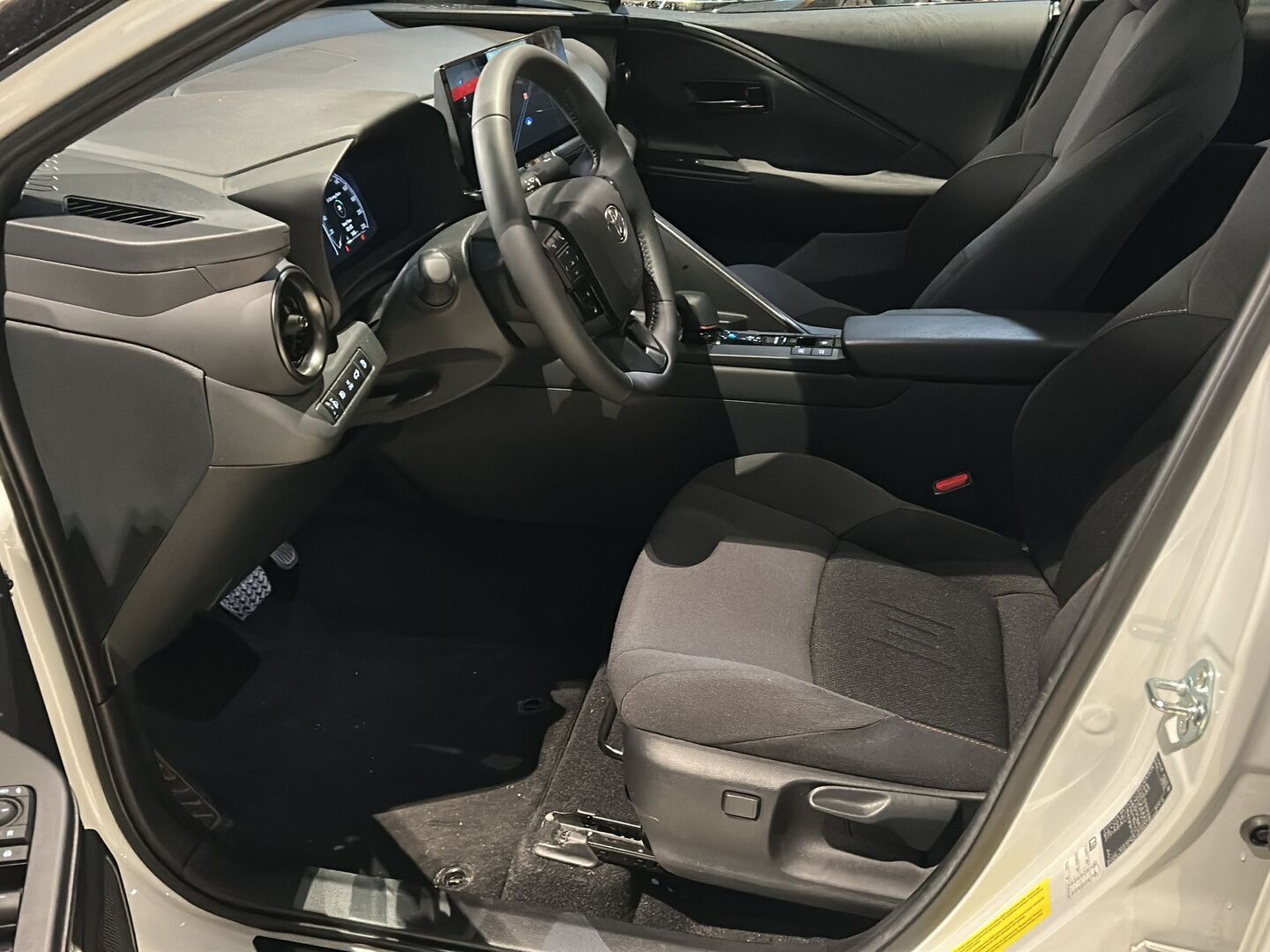 Toyota C-HR 2025 2,0 Plug-in Hybrid Edition * 1Om Suomiauto / Adapt.Vakkari / Prizm LED / Peruutuskamera / Digimittari / Huippuvarusteet! - Merkkihuollot / Vaihtoehto uudelle! - HULLUT AVAJAISHULINAT KORKOTARJOUS 3,29 %