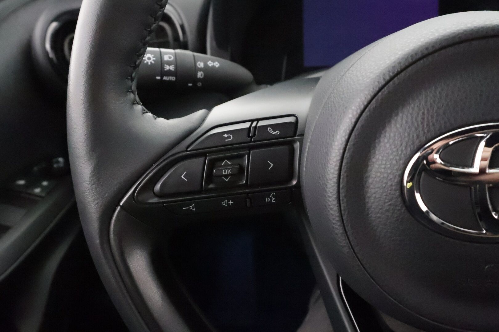 TOYOTA YARIS CROSS 2022 1,5 Hybrid AWD-i Adventure - | ACC | Navi | P.kamera | KeylessGo | Puolinahat|  Upea metalliväri | Haluttu Adventure malli | Kahdet renkaat vantein | 