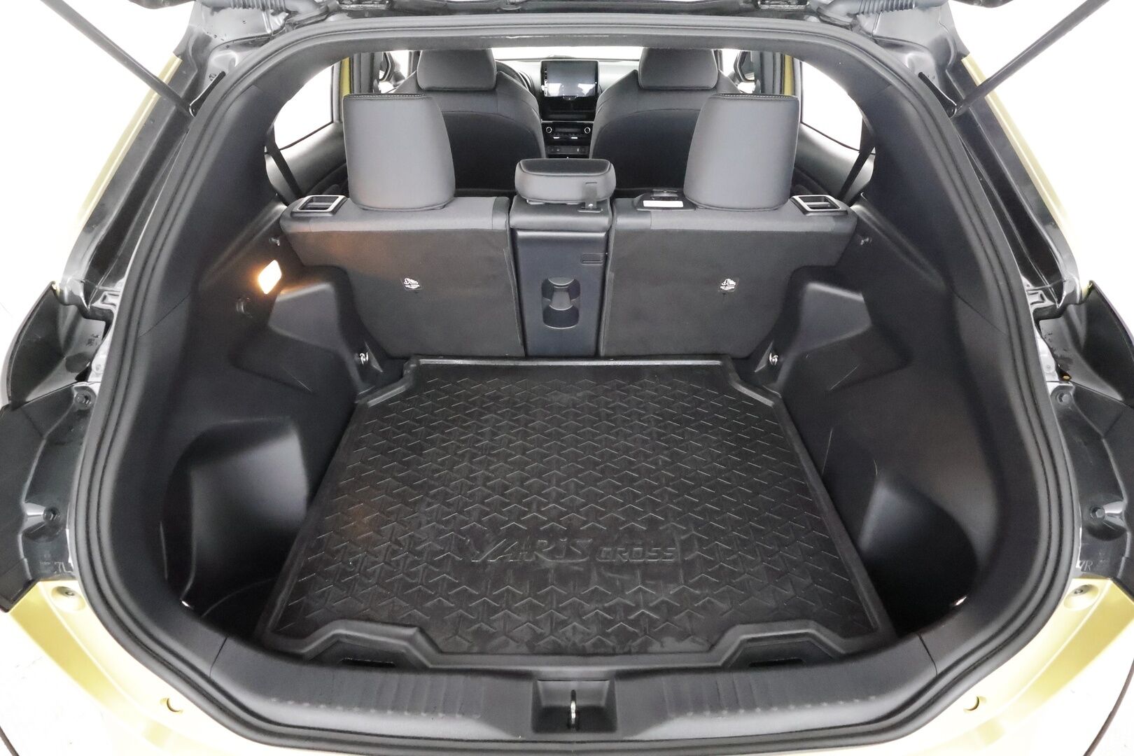 TOYOTA YARIS CROSS 2022 1,5 Hybrid AWD-i Adventure - | ACC | Navi | P.kamera | KeylessGo | Puolinahat|  Upea metalliväri | Haluttu Adventure malli | Kahdet renkaat vantein | 