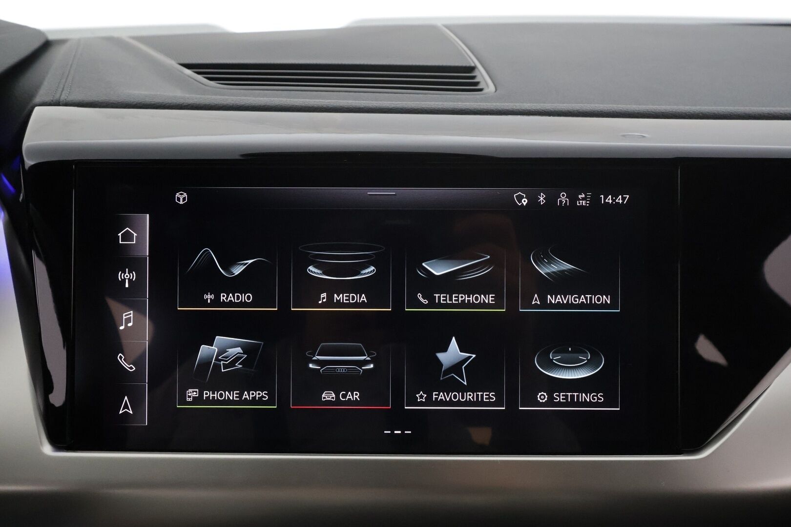 Audi E-TRON GT RS 2022 quattro * ACC / HUD / B&O / Night Vision / Ilma-alusta / 360° / Matrix LED / ILP / Lasikatto / KeylessGo / Muistipenkki / Puolinahat * - 1.Om Suomi-auto / Kahdet renkaat aluvanteilla / Merkkihuollettu