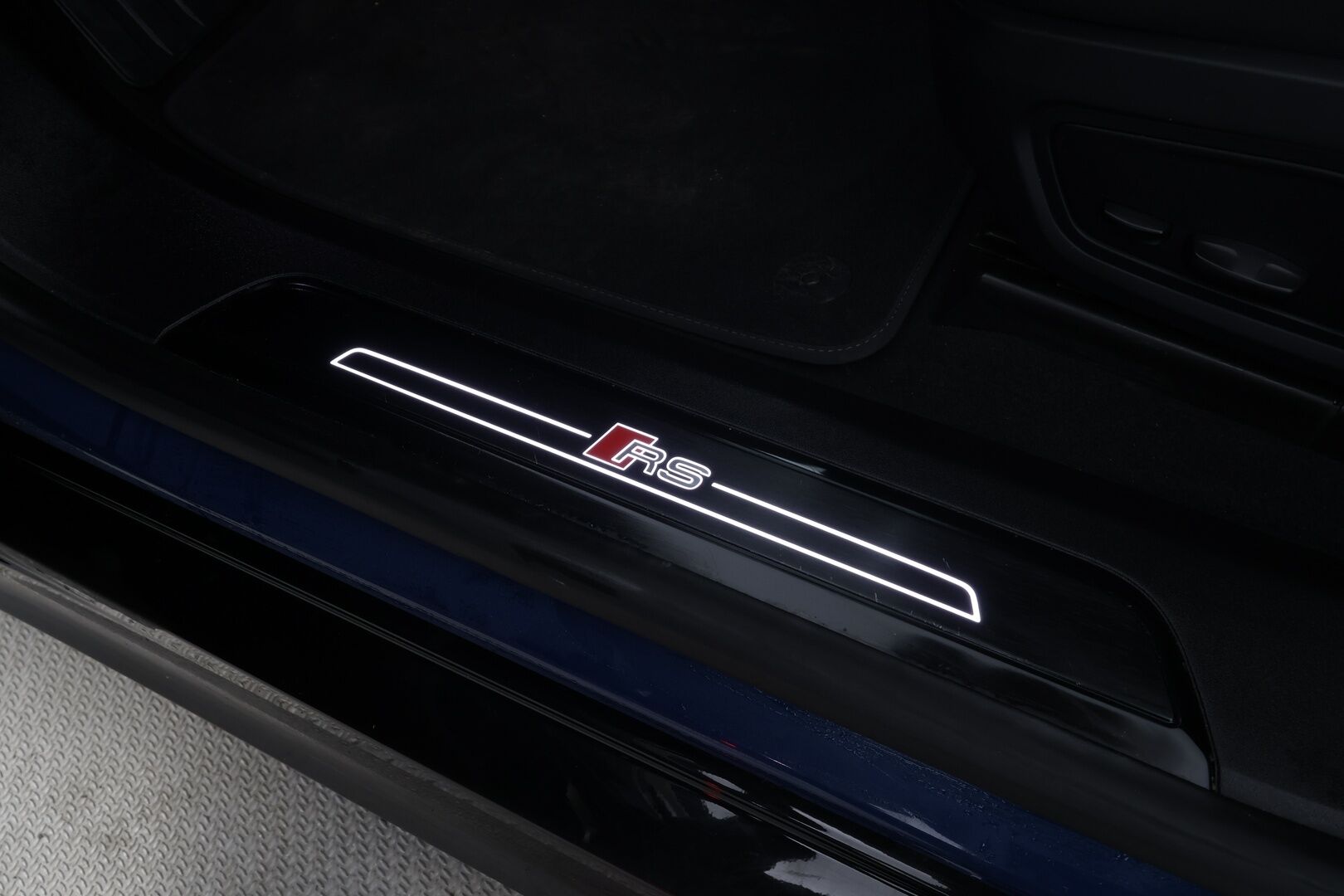 Audi E-TRON GT RS 2022 quattro * ACC / HUD / B&O / Night Vision / Ilma-alusta / 360° / Matrix LED / ILP / Lasikatto / KeylessGo / Muistipenkki / Puolinahat * - 1.Om Suomi-auto / Kahdet renkaat aluvanteilla / Merkkihuollettu