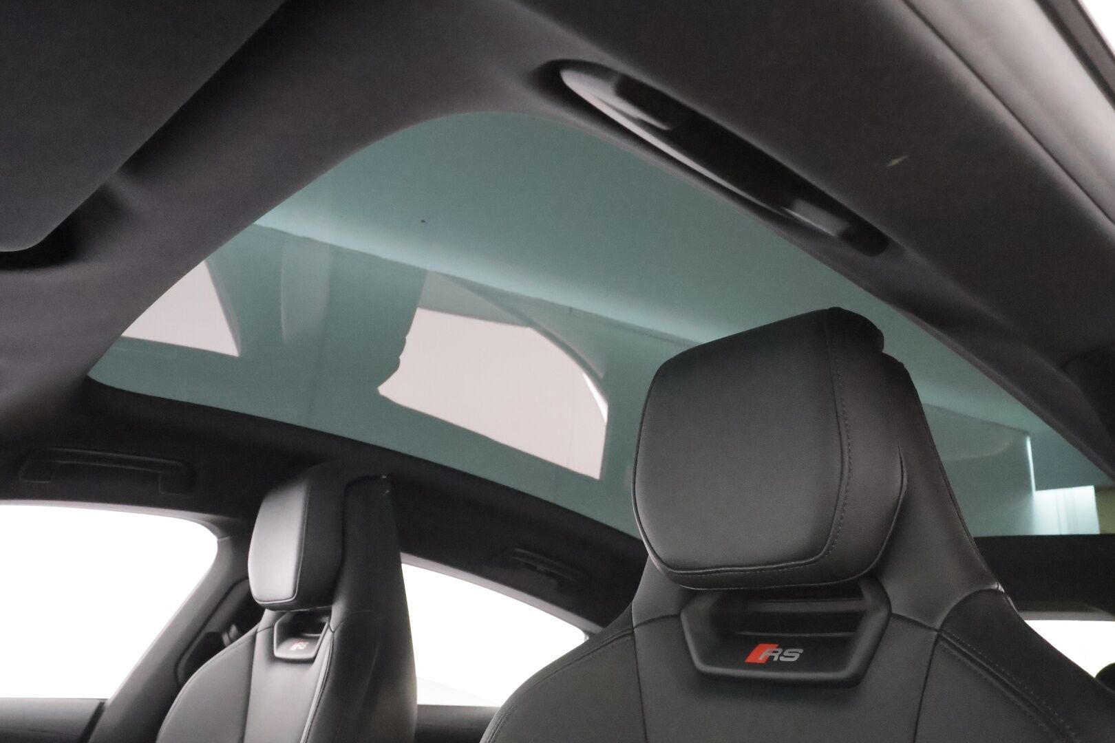 Audi E-TRON GT RS 2022 quattro * ACC / HUD / B&O / Night Vision / Ilma-alusta / 360° / Matrix LED / ILP / Lasikatto / KeylessGo / Muistipenkki / Puolinahat * - 1.Om Suomi-auto / Kahdet renkaat aluvanteilla / Merkkihuollettu