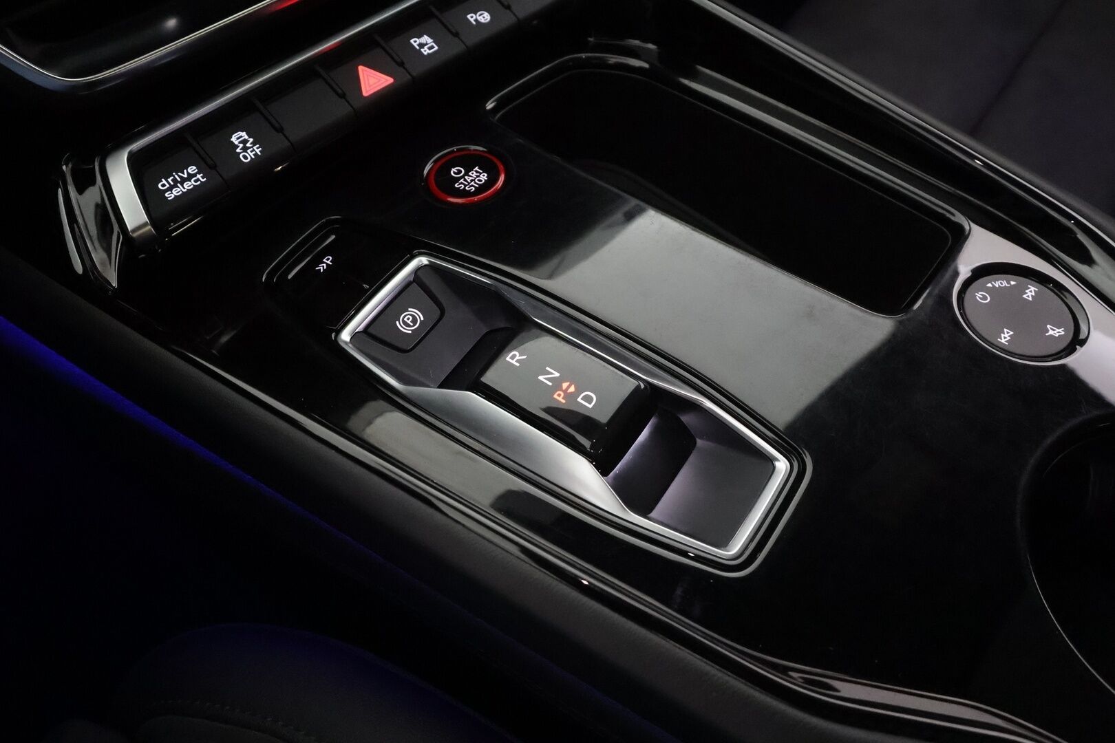 Audi E-TRON GT RS 2022 quattro * ACC / HUD / B&O / Night Vision / Ilma-alusta / 360° / Matrix LED / ILP / Lasikatto / KeylessGo / Muistipenkki / Puolinahat * - 1.Om Suomi-auto / Kahdet renkaat aluvanteilla / Merkkihuollettu