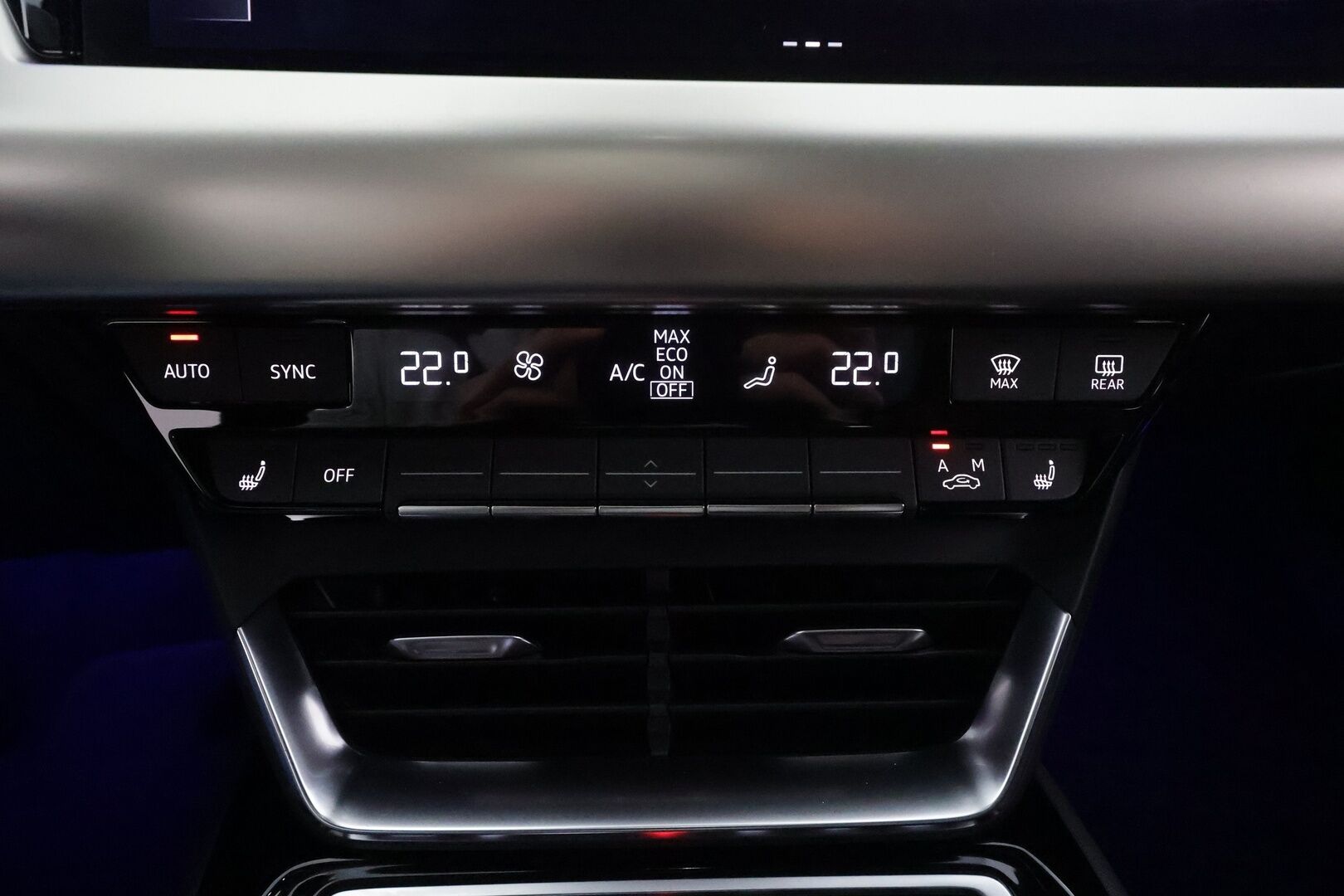 Audi E-TRON GT RS 2022 quattro * ACC / HUD / B&O / Night Vision / Ilma-alusta / 360° / Matrix LED / ILP / Lasikatto / KeylessGo / Muistipenkki / Puolinahat * - 1.Om Suomi-auto / Kahdet renkaat aluvanteilla / Merkkihuollettu