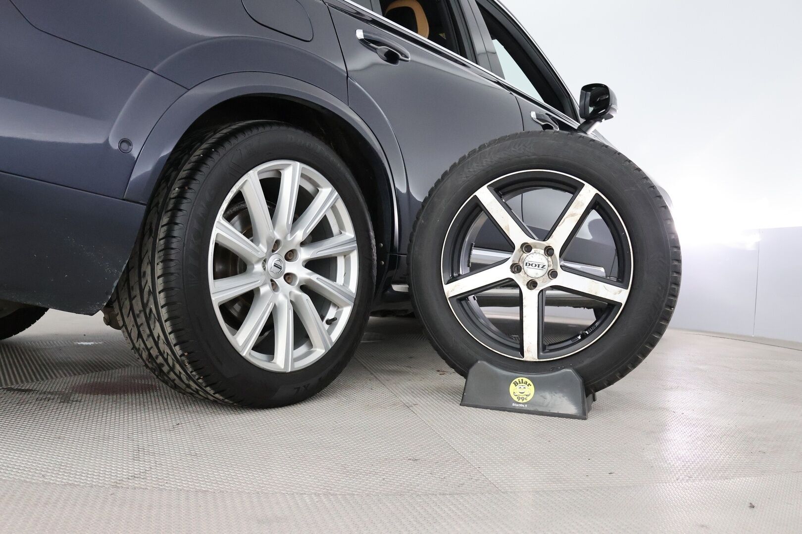 Volvo XC90 2016 D5 AWD Inscription aut - | Ilman Adblueta | Webasto | Koukku | Adapt.vakkari | Full-LED | Sporttinahat Muistilla | 7P | P.Kamera | Navi | Kaistavahti | Keylessgo | Ilma-alusta | HUD |