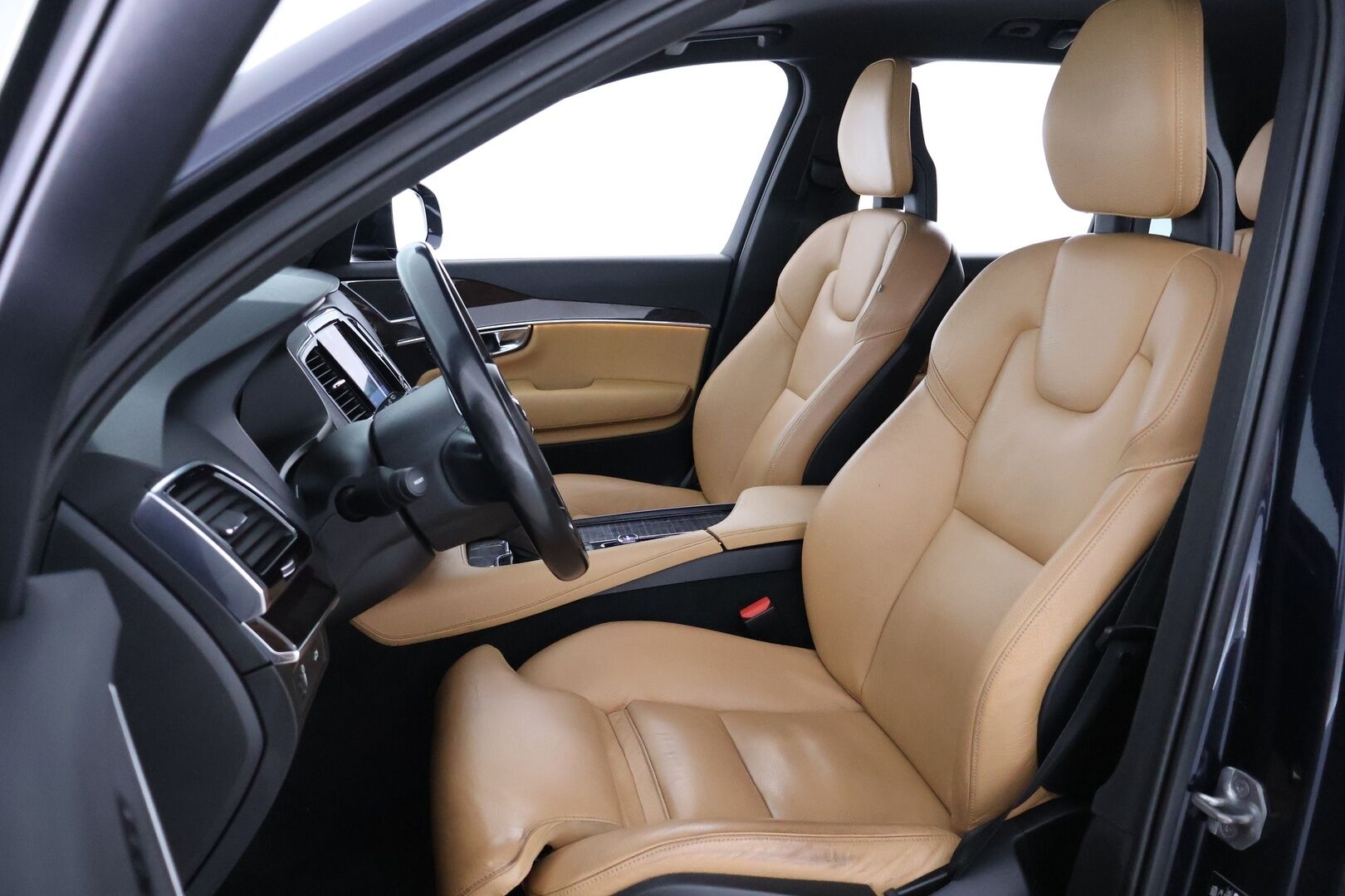 Volvo XC90 2016 D5 AWD Inscription aut - | Ilman Adblueta | Webasto | Koukku | Adapt.vakkari | Full-LED | Sporttinahat Muistilla | 7P | P.Kamera | Navi | Kaistavahti | Keylessgo | Ilma-alusta | HUD |