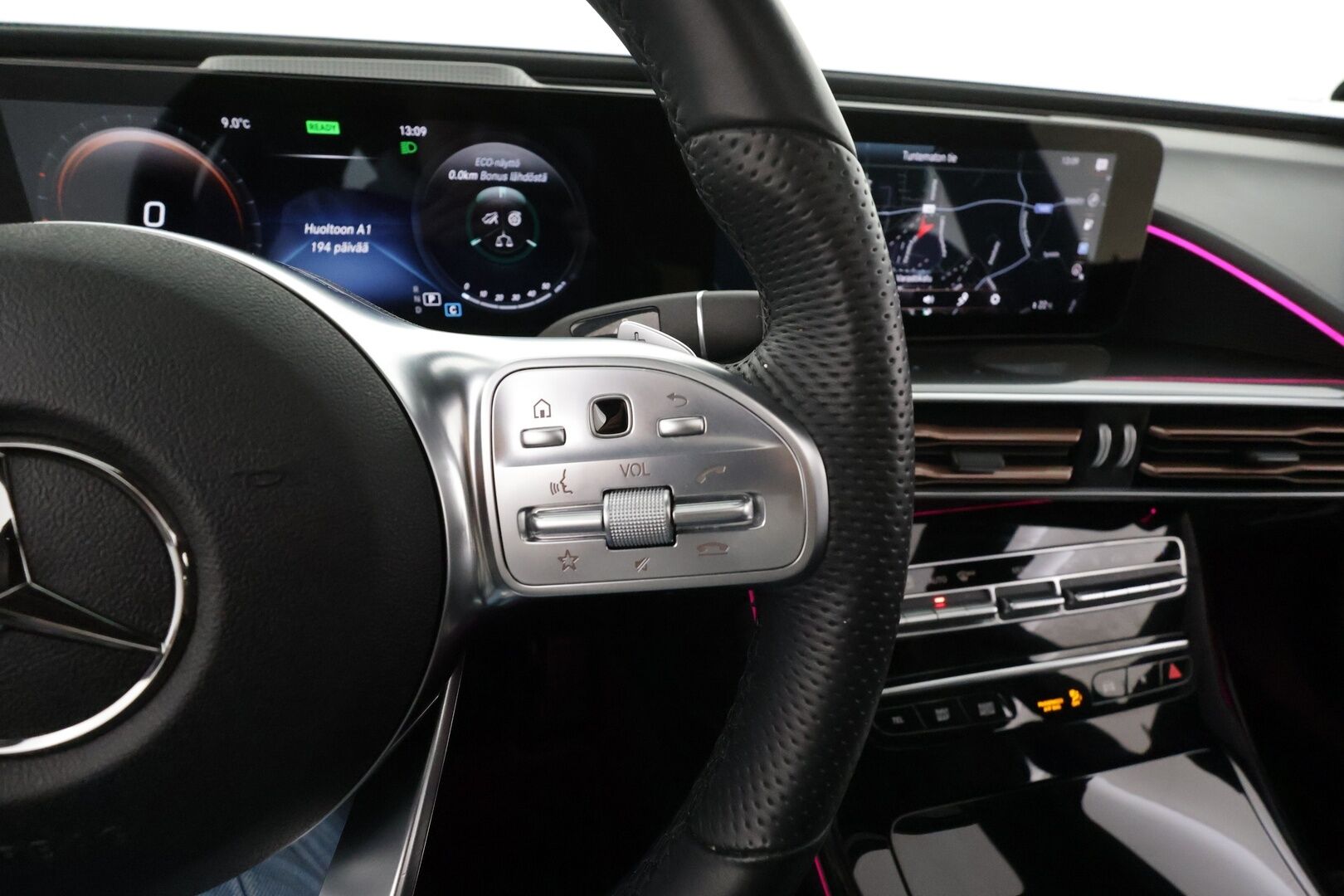 Mercedes-Benz EQC 2022 400 4MATIC Business AMG * Distronic+ / HUD / Widescreen / Multibeam / DTR+Q / 360° / Burmester / Muistipenkit *