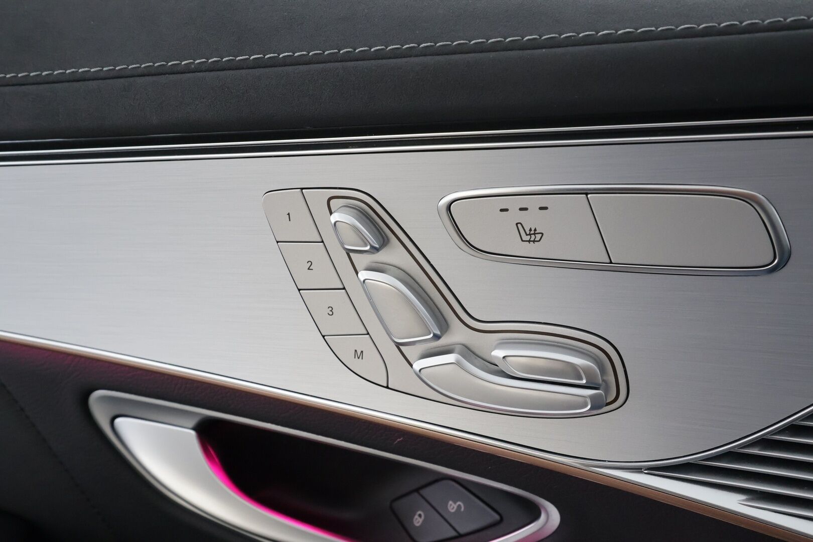 Mercedes-Benz EQC 2022 400 4MATIC Business AMG * Distronic+ / HUD / Widescreen / Multibeam / DTR+Q / 360° / Burmester / Muistipenkit *