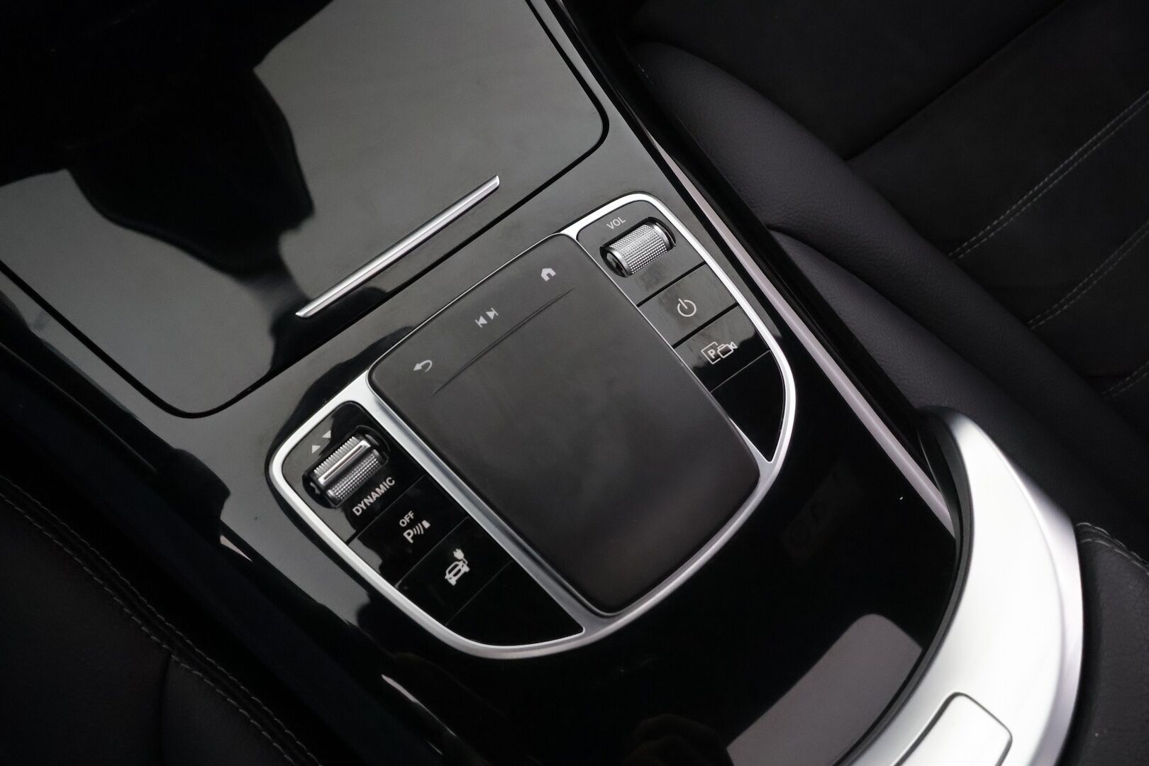 Mercedes-Benz EQC 2022 400 4MATIC Business AMG * Distronic+ / HUD / Widescreen / Multibeam / DTR+Q / 360° / Burmester / Muistipenkit *