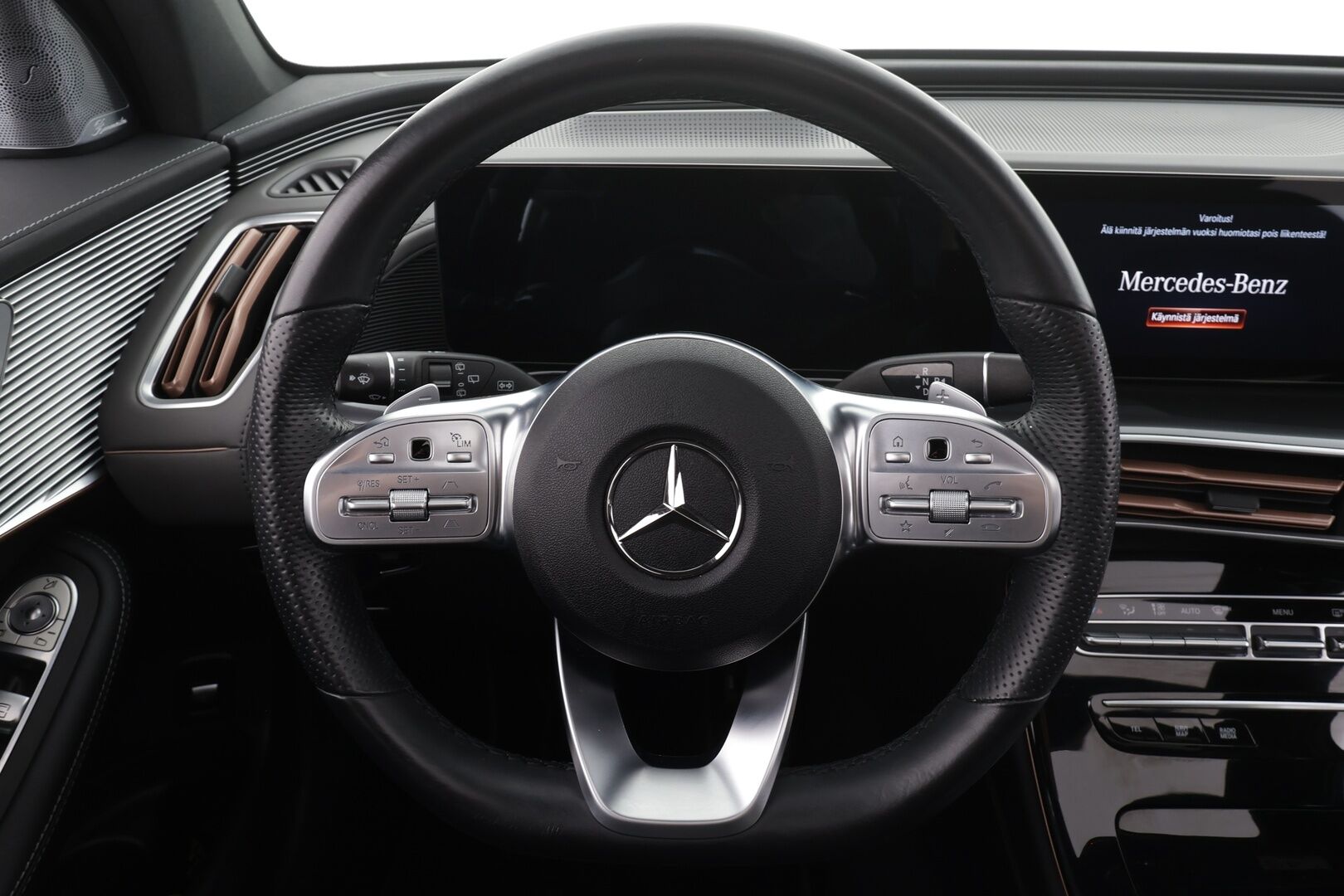 Mercedes-Benz EQC 2022 400 4MATIC Business AMG * Distronic+ / HUD / Widescreen / Multibeam / DTR+Q / 360° / Burmester / Muistipenkit *