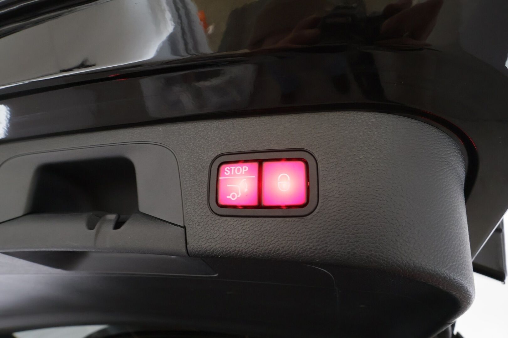 Mercedes-Benz EQC 2022 400 4MATIC Business AMG * Distronic+ / HUD / Widescreen / Multibeam / DTR+Q / 360° / Burmester / Muistipenkit *