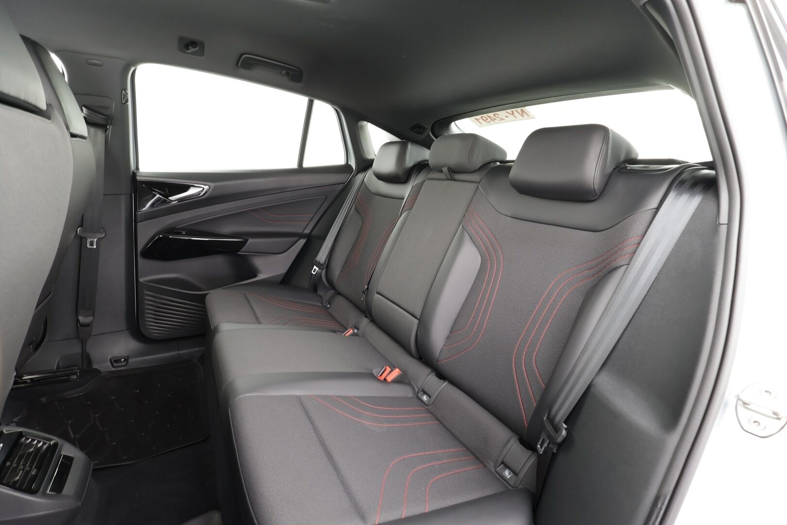 VOLKSWAGEN ID.5 2023 GTX 229hv * ACC / 360° / ILP / IQ.Light / Navi / Koukku / KeylessGo / Puolinahat * - Akku kuntotarkastettu! / Kahdet renkaat aluvanteilla merkki renkain! / Hienokuntoinen sisältä ja päältä 