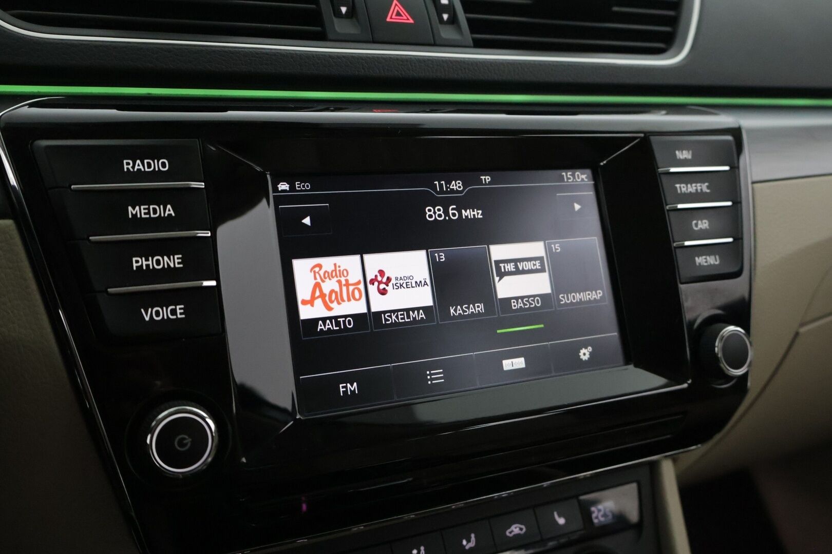Skoda Superb 2016 Combi 1,4 TSI ACT Style DSG Autom. - Webasto | ACC | Kamera | Nahkapenkit | Sähköluukku