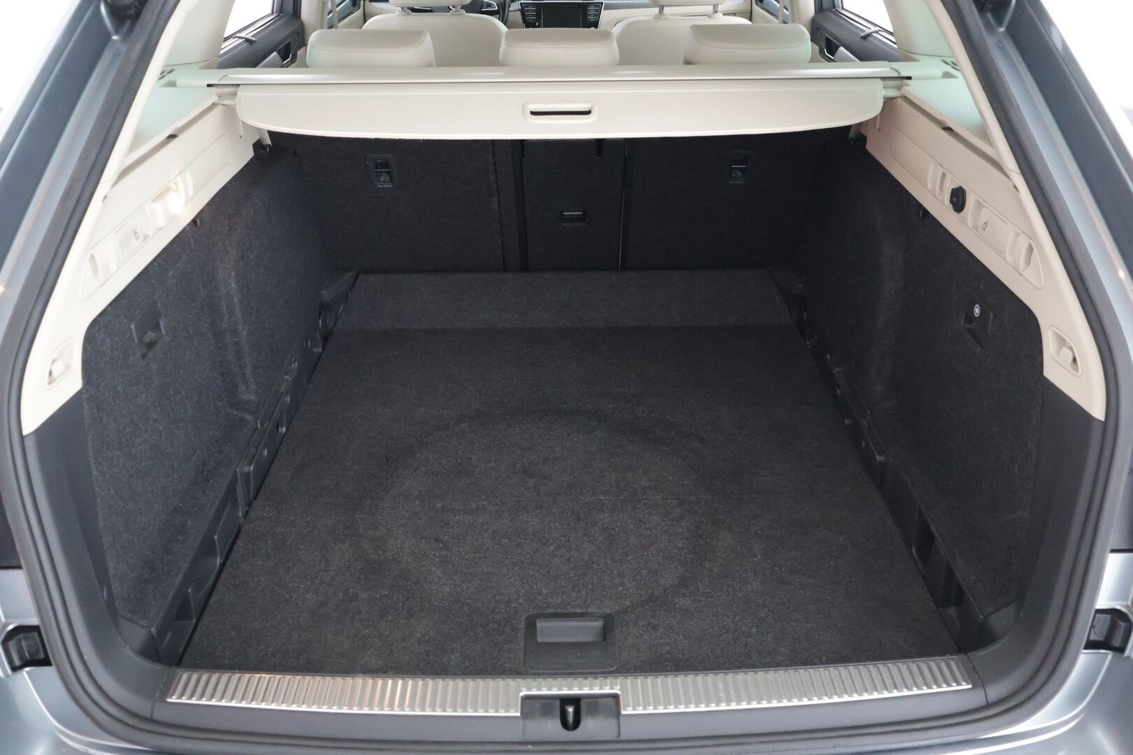 Skoda Superb 2016 Combi 1,4 TSI ACT Style DSG Autom. - Webasto | ACC | Kamera | Nahkapenkit | Sähköluukku