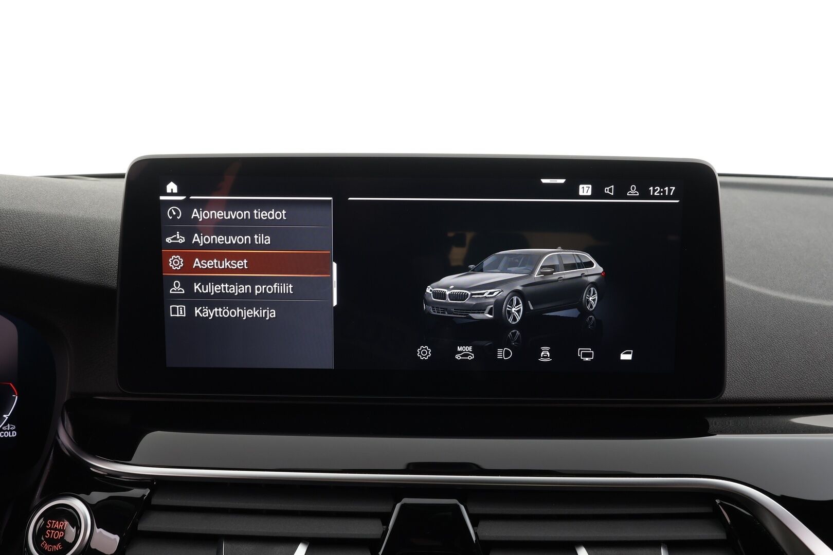 BMW 530 2021 G31 Touring 530d A xDrive Luxury * ACC / HUD / 360° / Muistipenkit / Laser / H&K / Webasto / Navi / Comfort Access * - Kahdet renkaat aluvanteilla / Huippuvarusteet - HULLU BLACKWEEK KORKOTARJOUS 2,49%