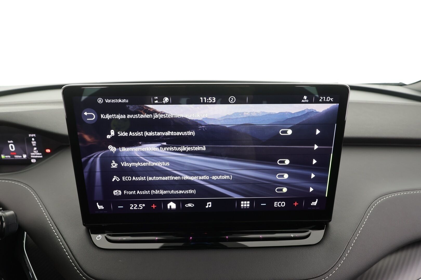 Skoda Enyaq 2022 60 SportLine iV - | ACC | Akkukäyttöinen | Matrix-LED | P.Kamera | Ratinlämmitys | Puolinahat | Keyless | Apple&Android | Kahdet Renkaat |