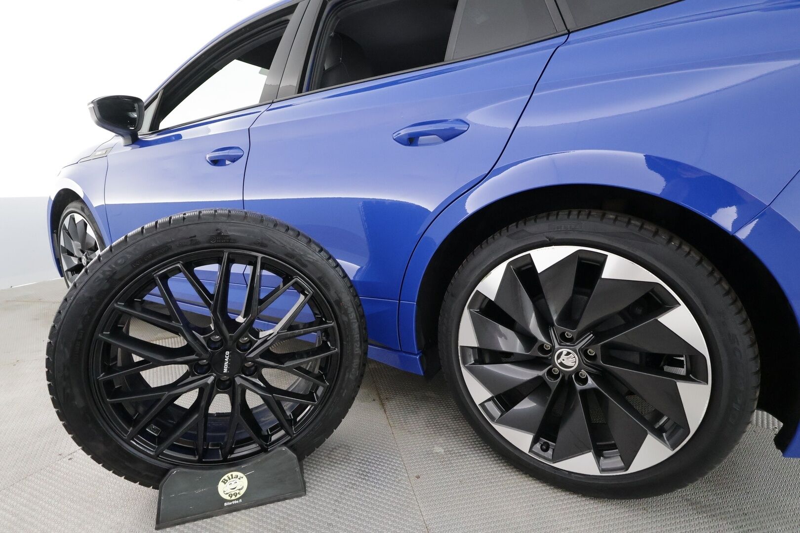 Skoda Enyaq 2022 60 SportLine iV - | ACC | Akkukäyttöinen | Matrix-LED | P.Kamera | Ratinlämmitys | Puolinahat | Keyless | Apple&Android | Kahdet Renkaat |