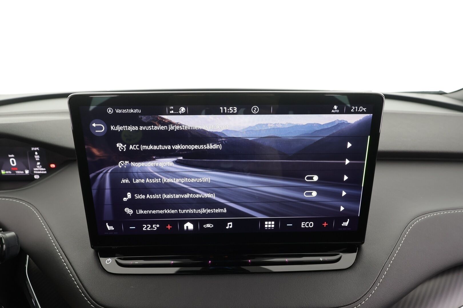 Skoda Enyaq 2022 60 SportLine iV - | ACC | Akkukäyttöinen | Matrix-LED | P.Kamera | Ratinlämmitys | Puolinahat | Keyless | Apple&Android | Kahdet Renkaat |