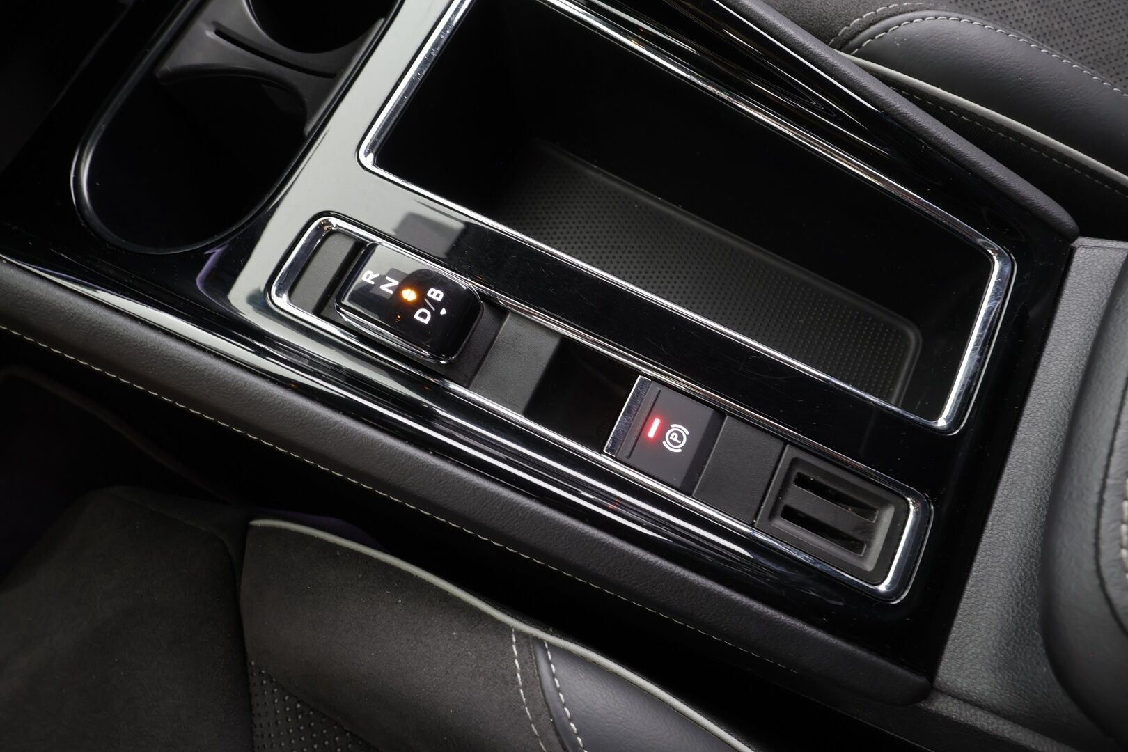 Skoda Enyaq 2022 60 SportLine iV - | ACC | Akkukäyttöinen | Matrix-LED | P.Kamera | Ratinlämmitys | Puolinahat | Keyless | Apple&Android | Kahdet Renkaat |