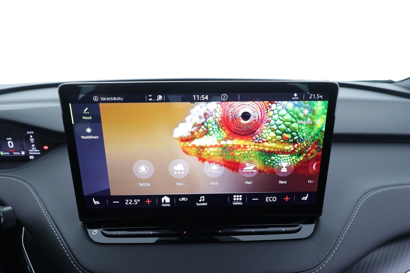 Skoda Enyaq 2022 60 SportLine iV - | ACC | Akkukäyttöinen | Matrix-LED | P.Kamera | Ratinlämmitys | Puolinahat | Keyless | Apple&Android | Kahdet Renkaat |