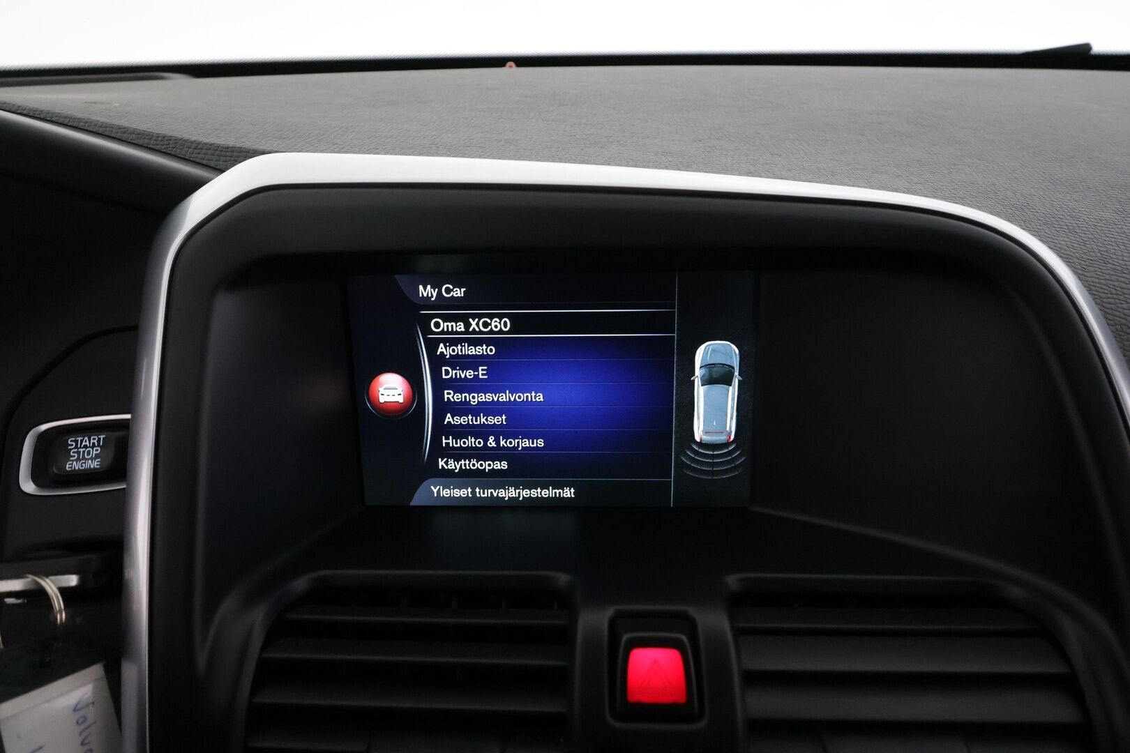 Volvo XC60 2017 D4 AWD Business R-Design aut * ACC / Webasto / Xenon / P.Tutka / Kaistavahti * - Kahdet renkaat aluvanteilla