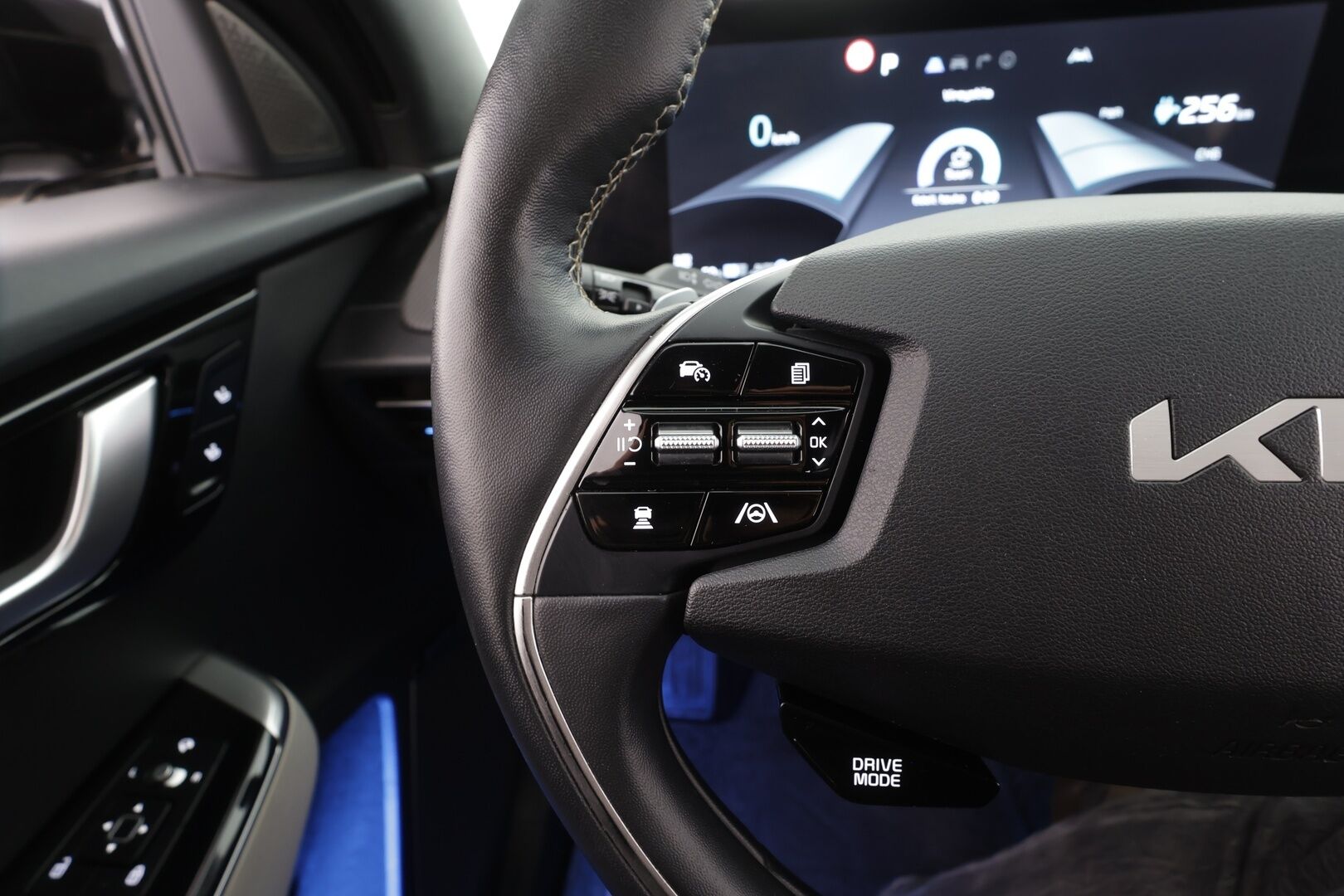 Kia EV6 2022 GT-Line AWD 77 kWh 325 hv - | ACC | ILP | HUD | Meridian | 360° | Ilm. Relax-penkit | Muistipenkki | Ambient | 2x renkaat aluvantein | 