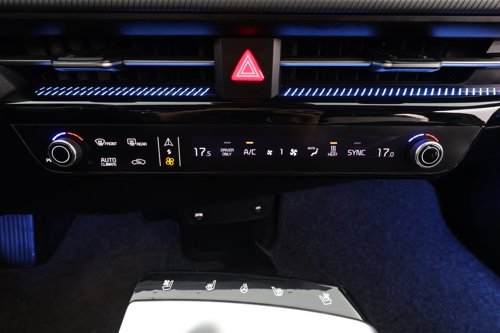 Kia EV6 2022 GT-Line AWD 77 kWh 325 hv - | ACC | ILP | HUD | Meridian | 360° | Ilm. Relax-penkit | Muistipenkki | Ambient | 2x renkaat aluvantein | 