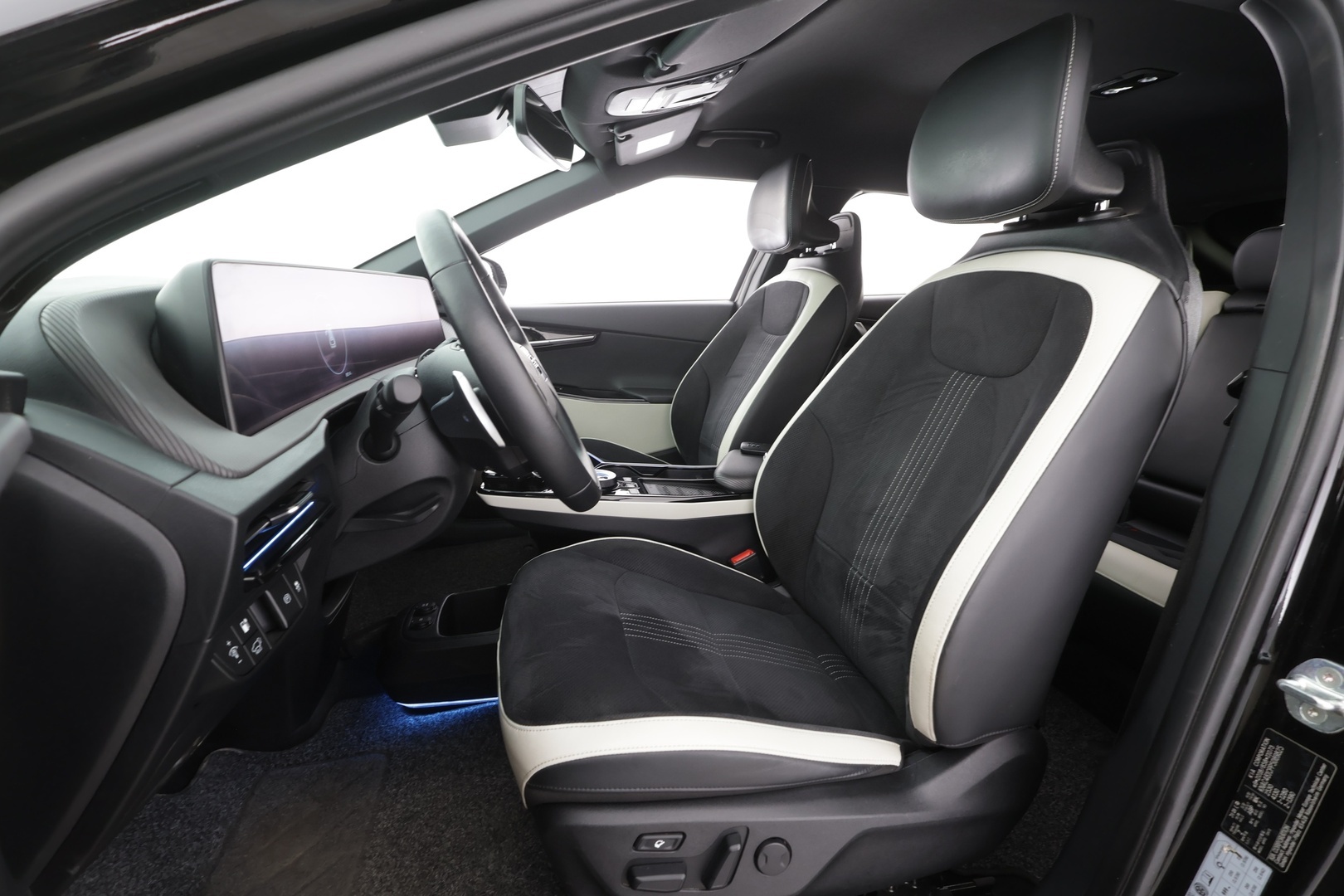 Kia EV6 2022 GT-Line AWD 77 kWh 325 hv - | ACC | ILP | HUD | Meridian | 360° | Ilm. Relax-penkit | Muistipenkki | Ambient | 2x renkaat aluvantein | 