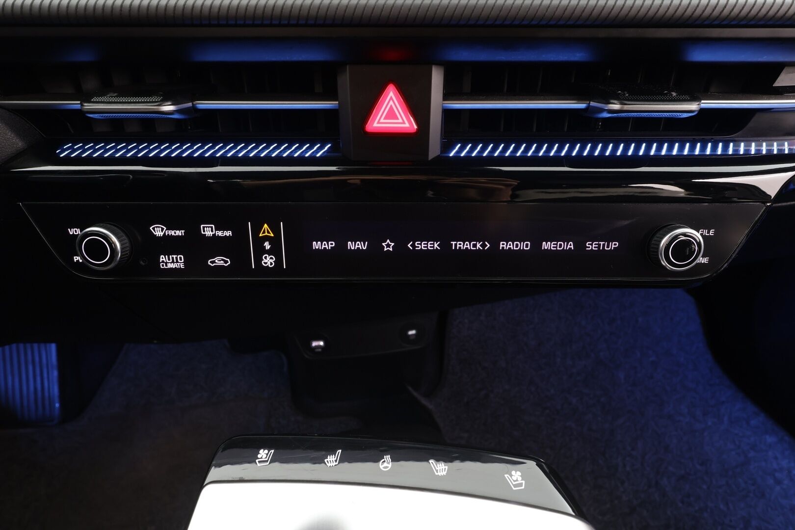 Kia EV6 2022 GT-Line AWD 77 kWh 325 hv - | ACC | ILP | HUD | Meridian | 360° | Ilm. Relax-penkit | Muistipenkki | Ambient | 2x renkaat aluvantein | 