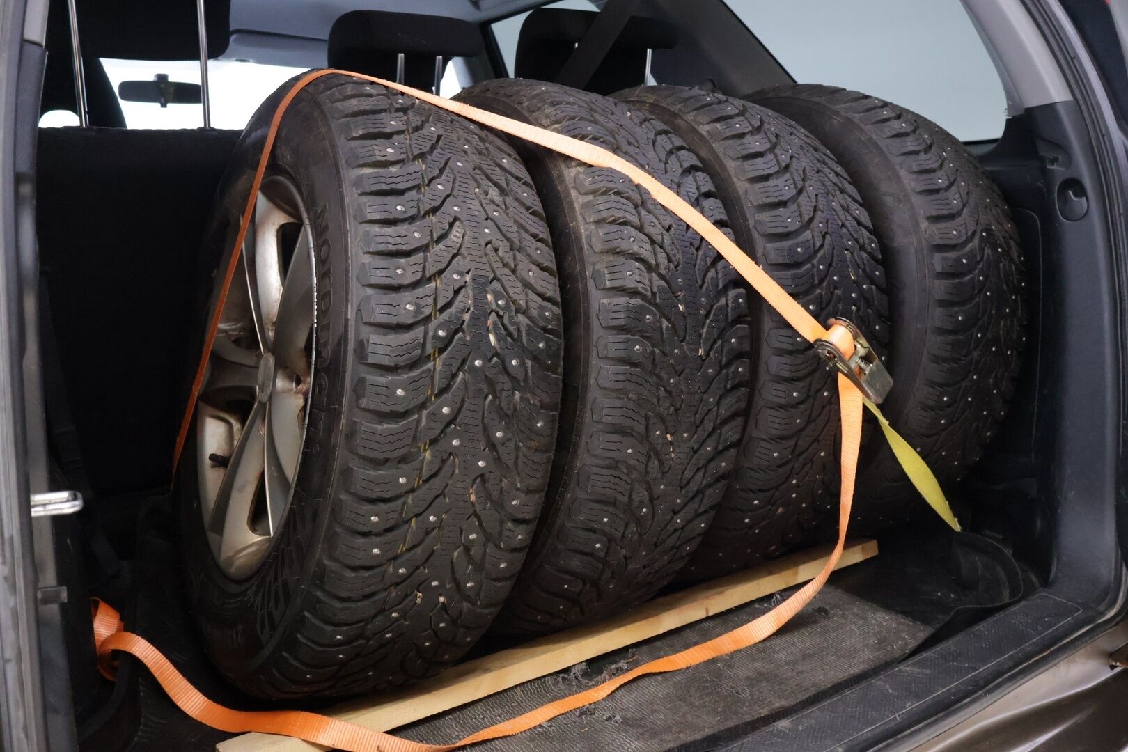 Honda CR-V 2006 MYYDÄÄN HUUTOKAUPAT.COM! - MYYDÄÄN HUUTOKAUPAT.COM! - Osta nyt, maksa vasta ensi vuonna