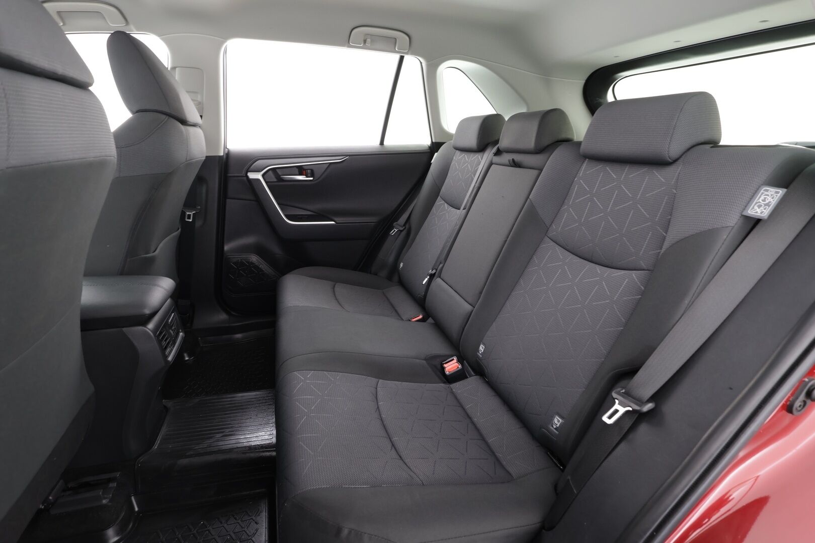 Toyota RAV4 2020 2,0 VVT-iE Active Multidrive S * Koukku / ACC / LED / P.Kamera / Sisätilanlämmitin / Kaistavahti / Navi * - Suomi-auto / Merkkihuollot / Kahdet renkaat aluvanteilla - HULLUT AVAJAISHULINAT KORKOTARJOUS 3,29 %