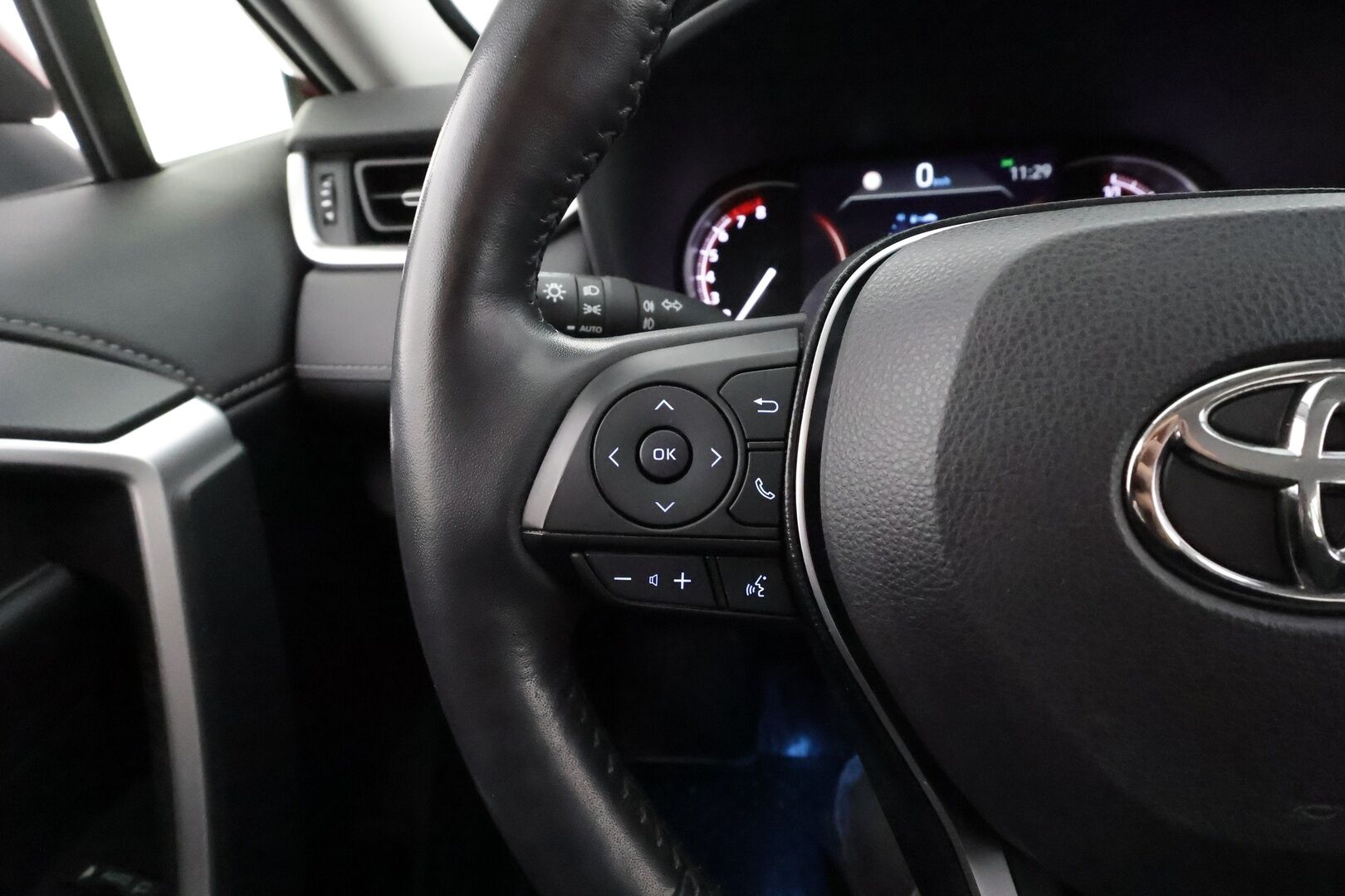 Toyota RAV4 2020 2,0 VVT-iE Active Multidrive S * Koukku / ACC / LED / P.Kamera / Sisätilanlämmitin / Kaistavahti / Navi * - Suomi-auto / Merkkihuollot / Kahdet renkaat aluvanteilla - HULLUT AVAJAISHULINAT KORKOTARJOUS 3,29 %