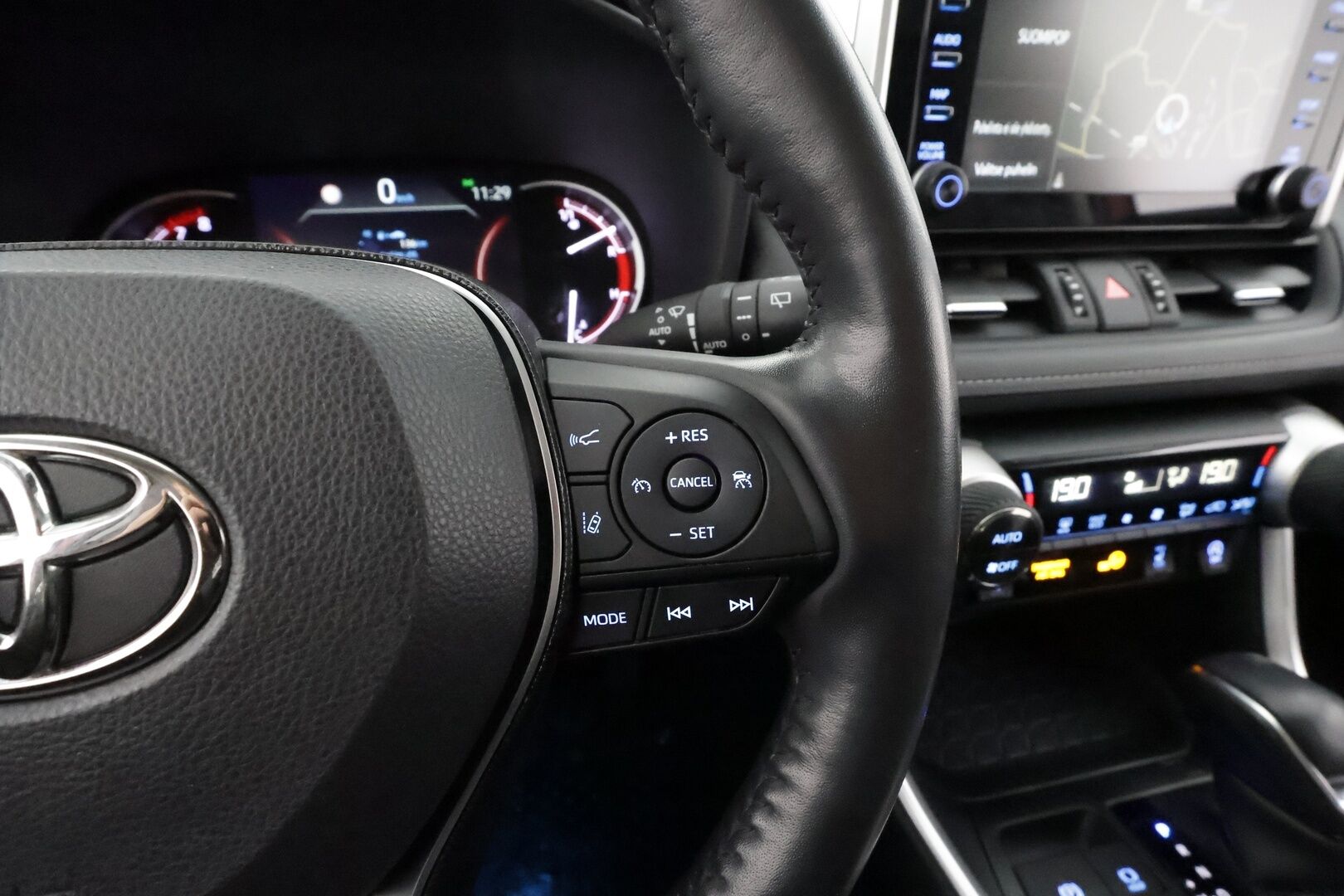 Toyota RAV4 2020 2,0 VVT-iE Active Multidrive S * Koukku / ACC / LED / P.Kamera / Sisätilanlämmitin / Kaistavahti / Navi * - Suomi-auto / Merkkihuollot / Kahdet renkaat aluvanteilla - HULLUT AVAJAISHULINAT KORKOTARJOUS 3,29 %