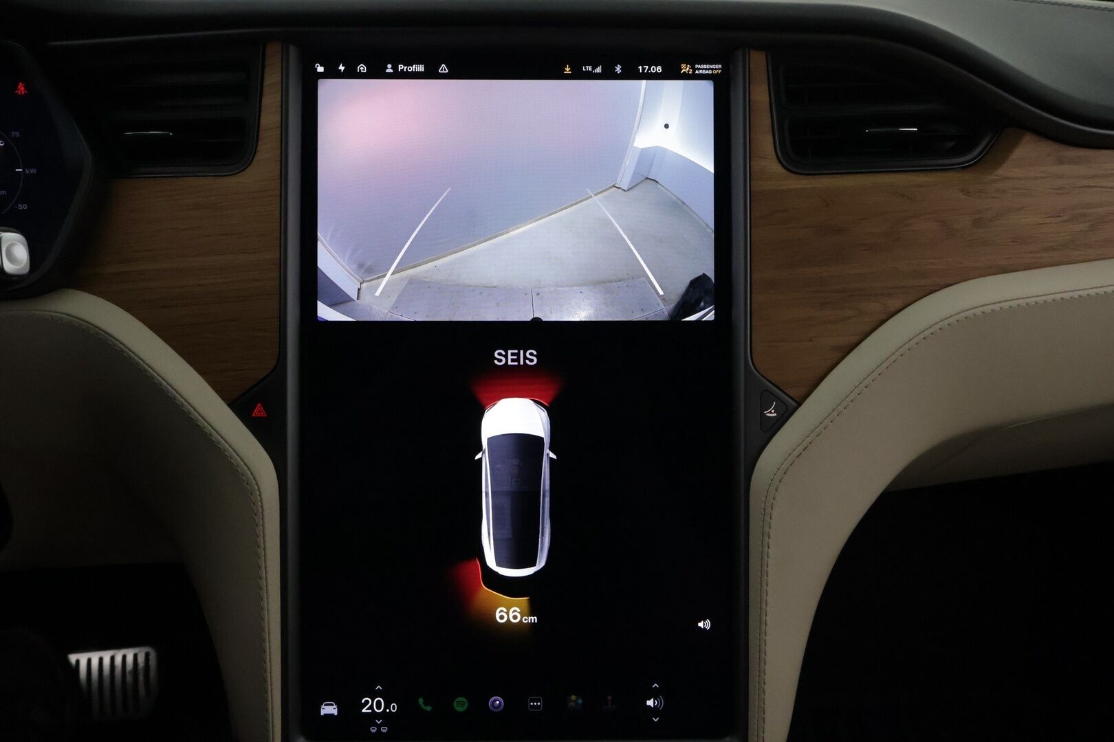 Tesla Model X 2019 Long Range AWD - Vetokoukku | Vaalea Nahkasisusta | Premium Audio | Lasikatto | 2x Renkaat Aluvantein