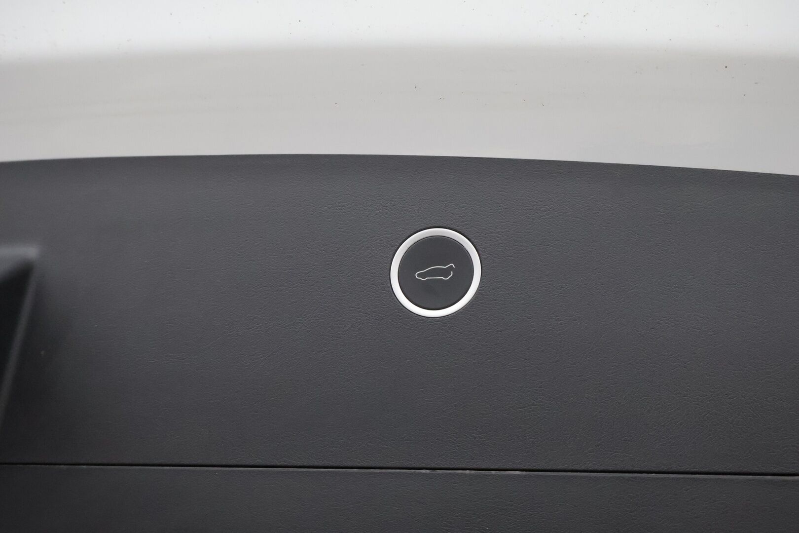 Tesla Model X 2019 Long Range AWD * Vetokoukku / Vaalea Nahkasisusta / Premium Audio / Lasikatto / 2x Renkaat Aluvantein! - Ilma-Alusta / Peruutuskamera / Upea! - HULLUT AVAJAISHULINAT KORKOTARJOUS 3,29 %