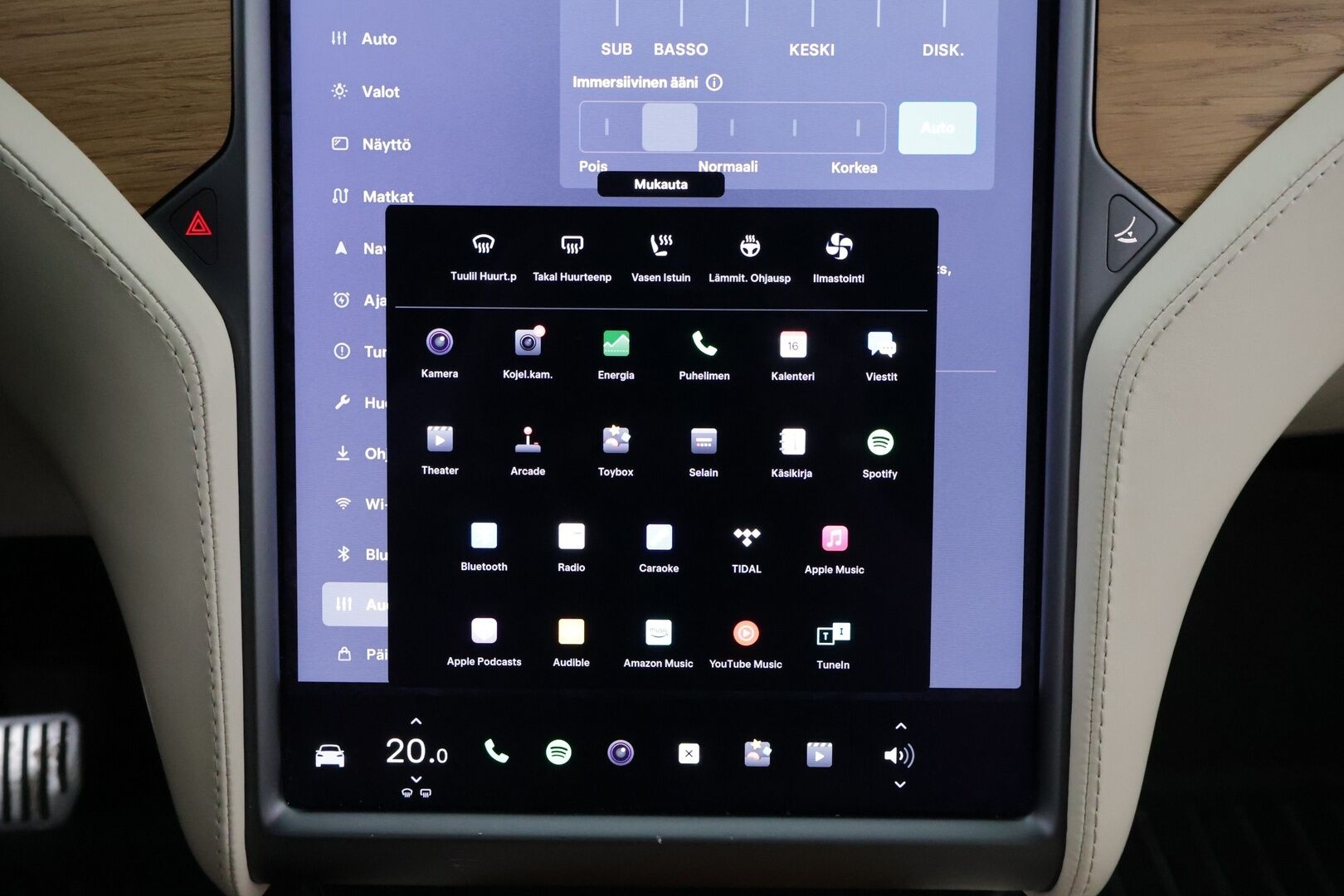 Tesla Model X 2019 Long Range AWD - Vetokoukku | Vaalea Nahkasisusta | Premium Audio | Lasikatto | 2x Renkaat Aluvantein