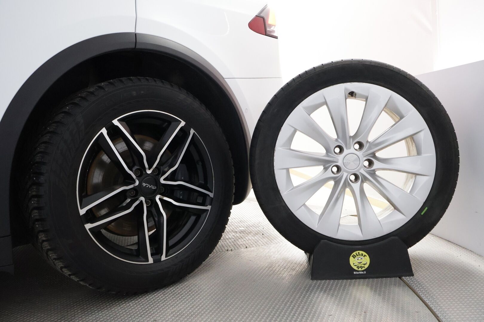 Tesla Model X 2019 Long Range AWD * Vetokoukku / Vaalea Nahkasisusta / Premium Audio / Lasikatto / 2x Renkaat Aluvantein! - Ilma-Alusta / Peruutuskamera / Upea! - HULLUT AVAJAISHULINAT KORKOTARJOUS 3,29 %